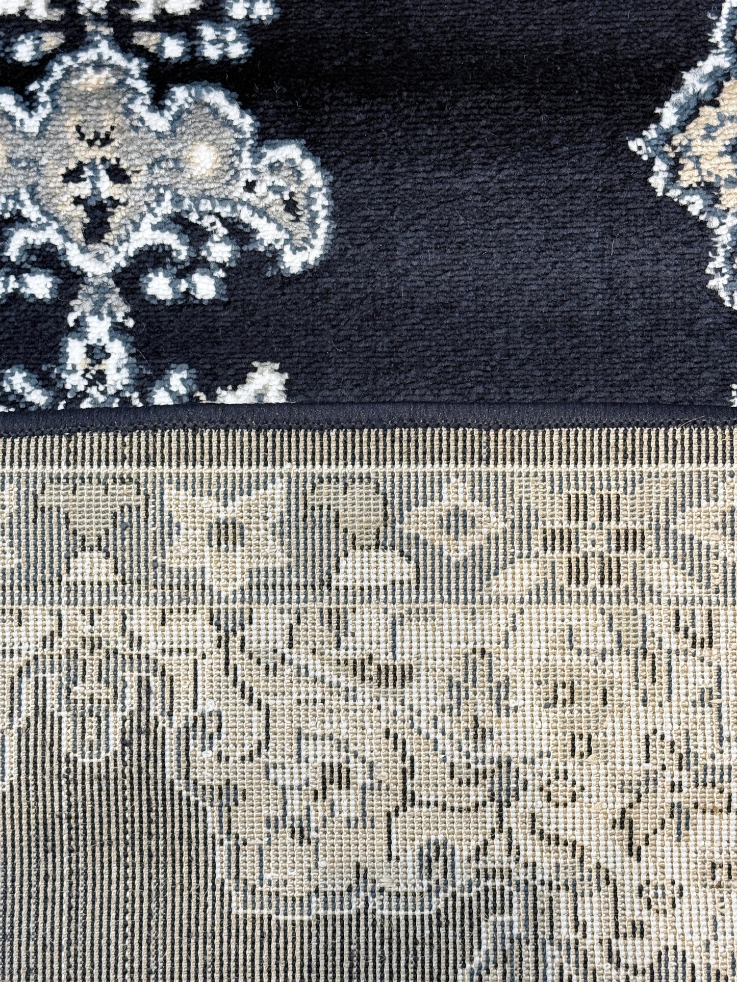 Traditional Medallion Area Rug |Navy Blue, Cream, and Grey |Size 2.7x5.0 ft.