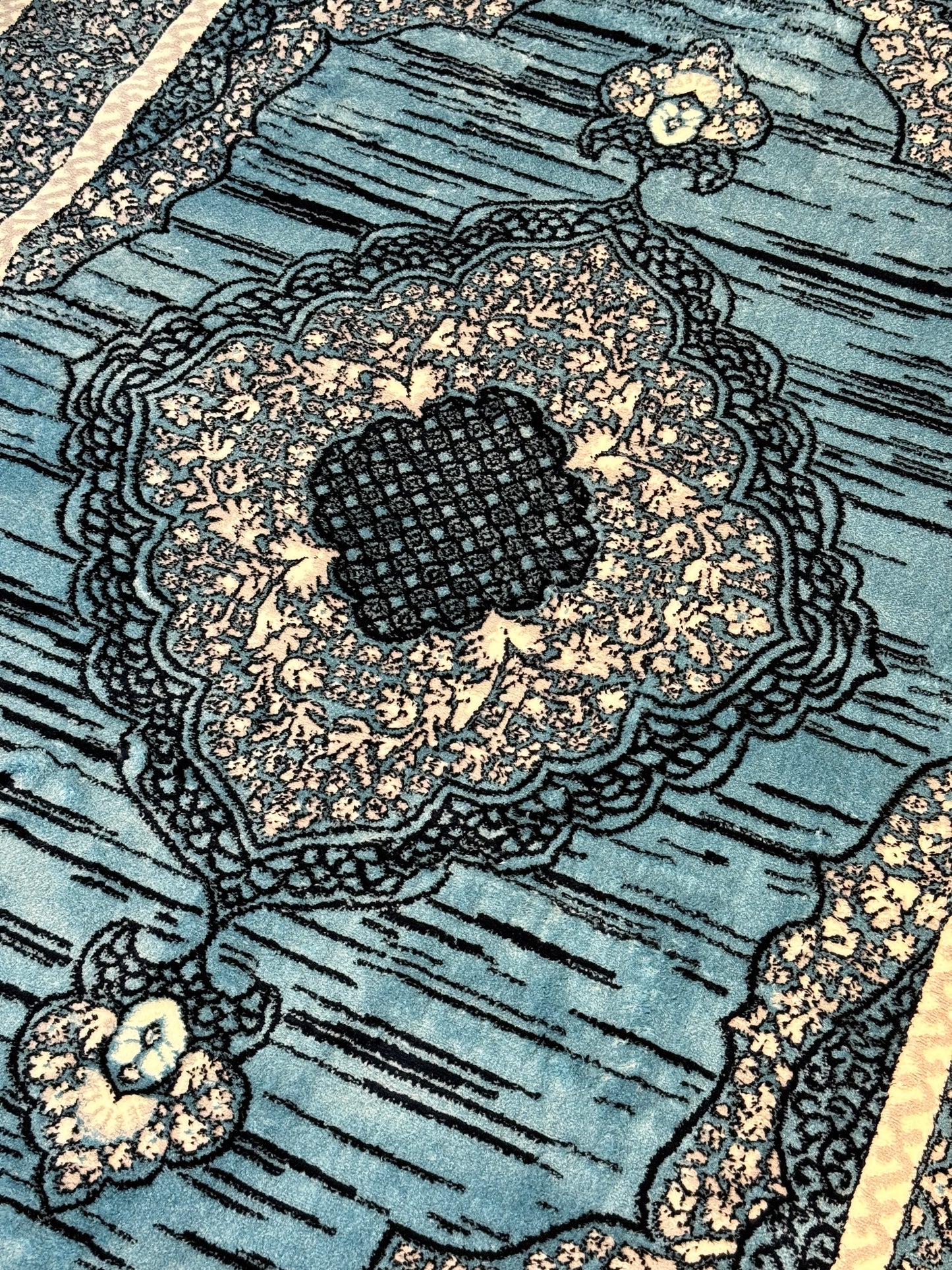 Modern Persian Medallion Rug (5' x 7'3") ft - Aqua, Blue & Cream Traditional Pattern