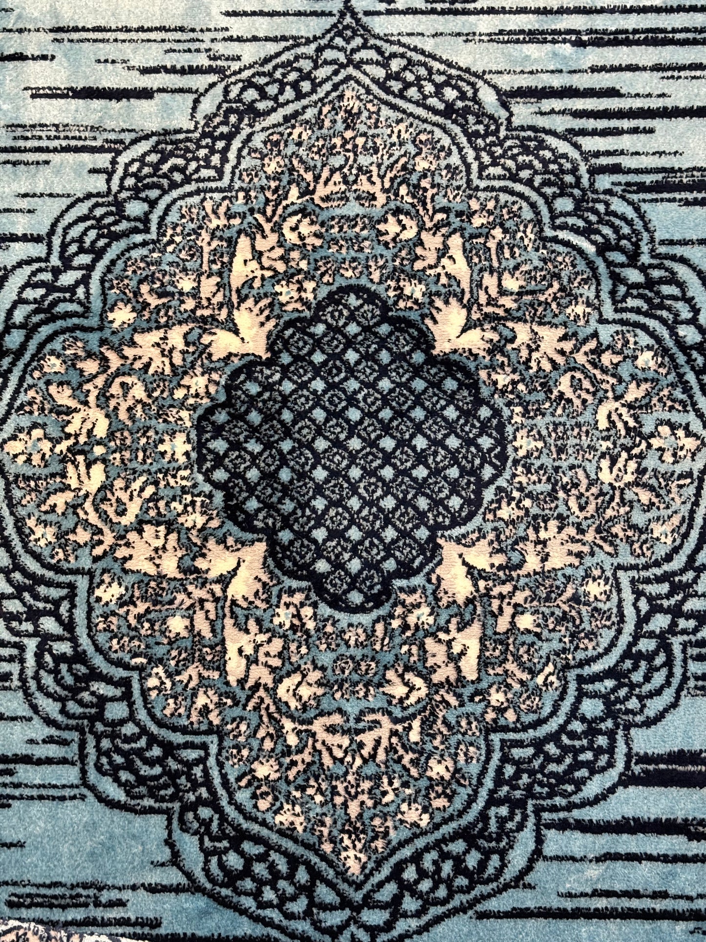Modern Persian Medallion Rug (5' x 7'3") ft - Aqua, Blue & Cream Traditional Pattern