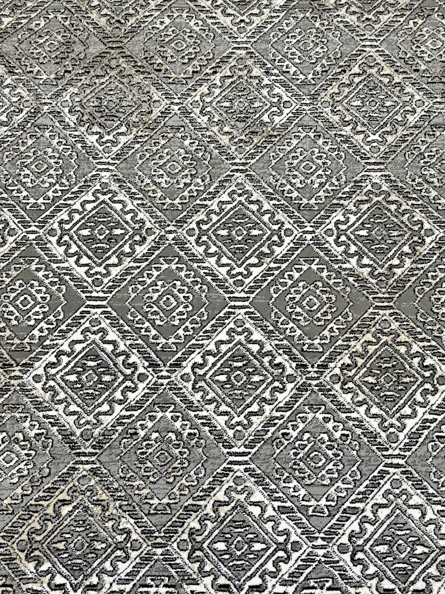 Vintage Wash Diamond Rug - Grey/Ivory - Size (4.10x7.3)ft