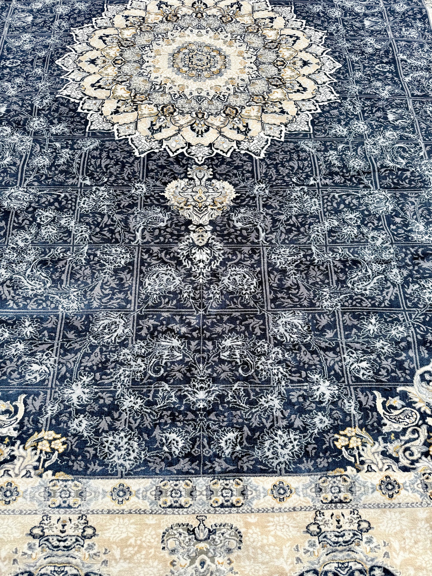 Elegant Persian-Style Navy Blue & Ivory Medallion Rug – 300x400 cm (9.8x13.1)ft