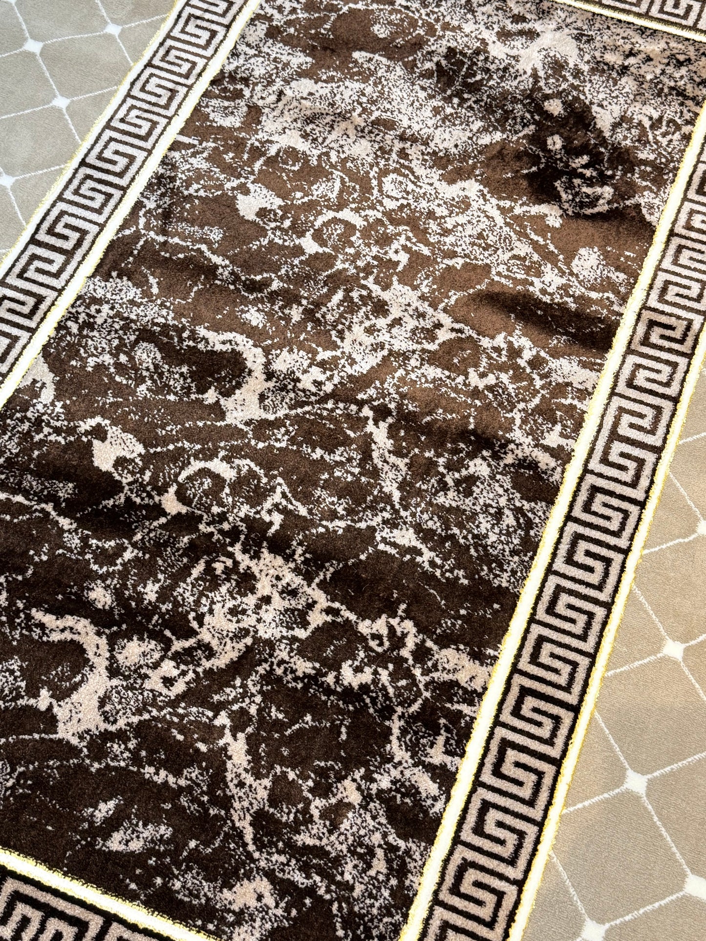 Modern Dark Brown & Taupe Greek Key Marble-Look Area Rug - Size (5x7.3) ft