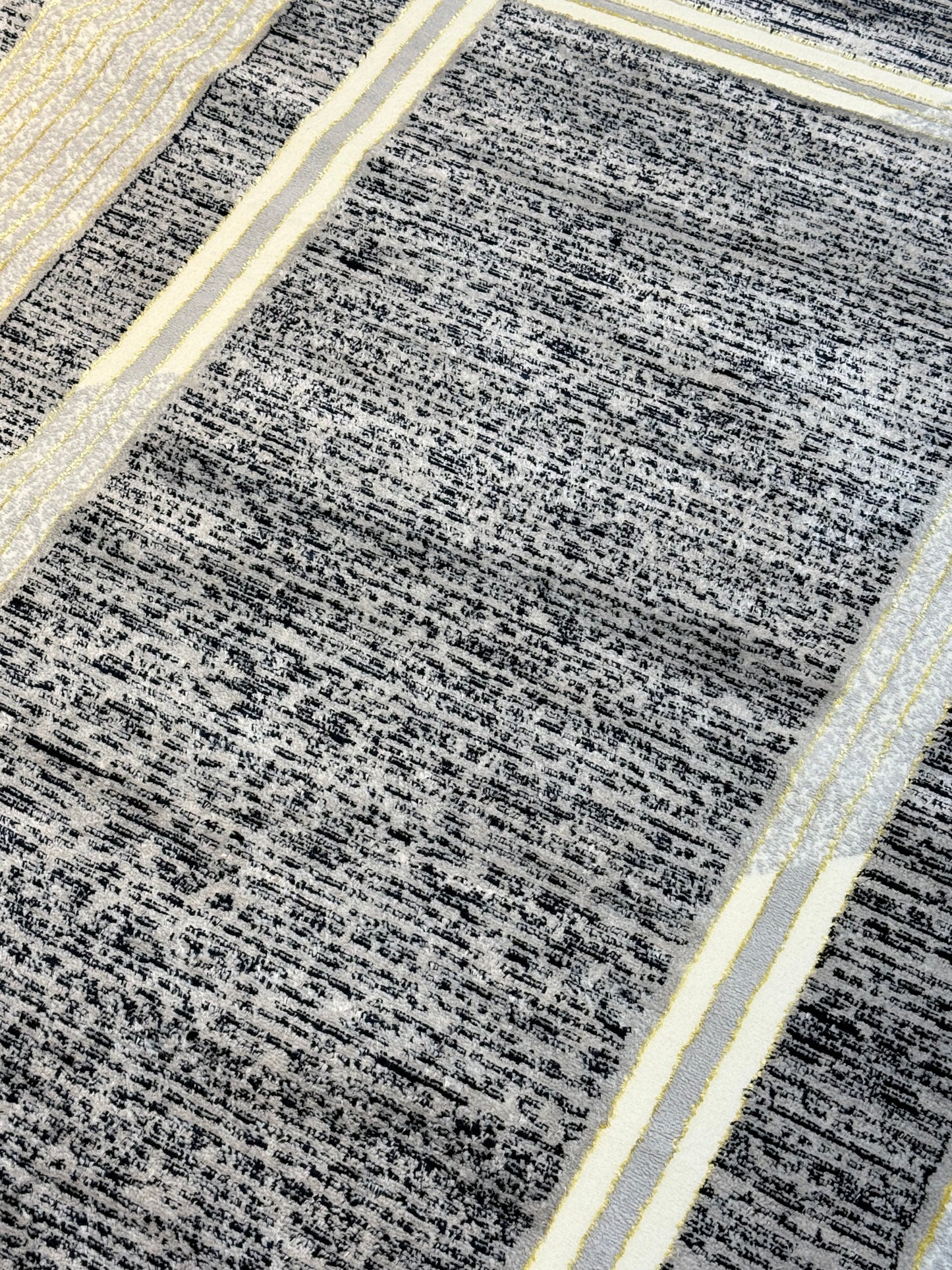 Luxury Modern Carpet – Dual Shade Grey & Beige (5×7.3 ft)