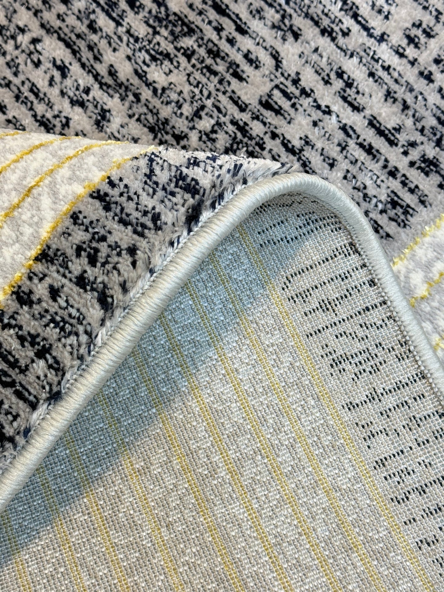Luxury Modern Carpet – Dual Shade Grey & Beige (5×7.3 ft)