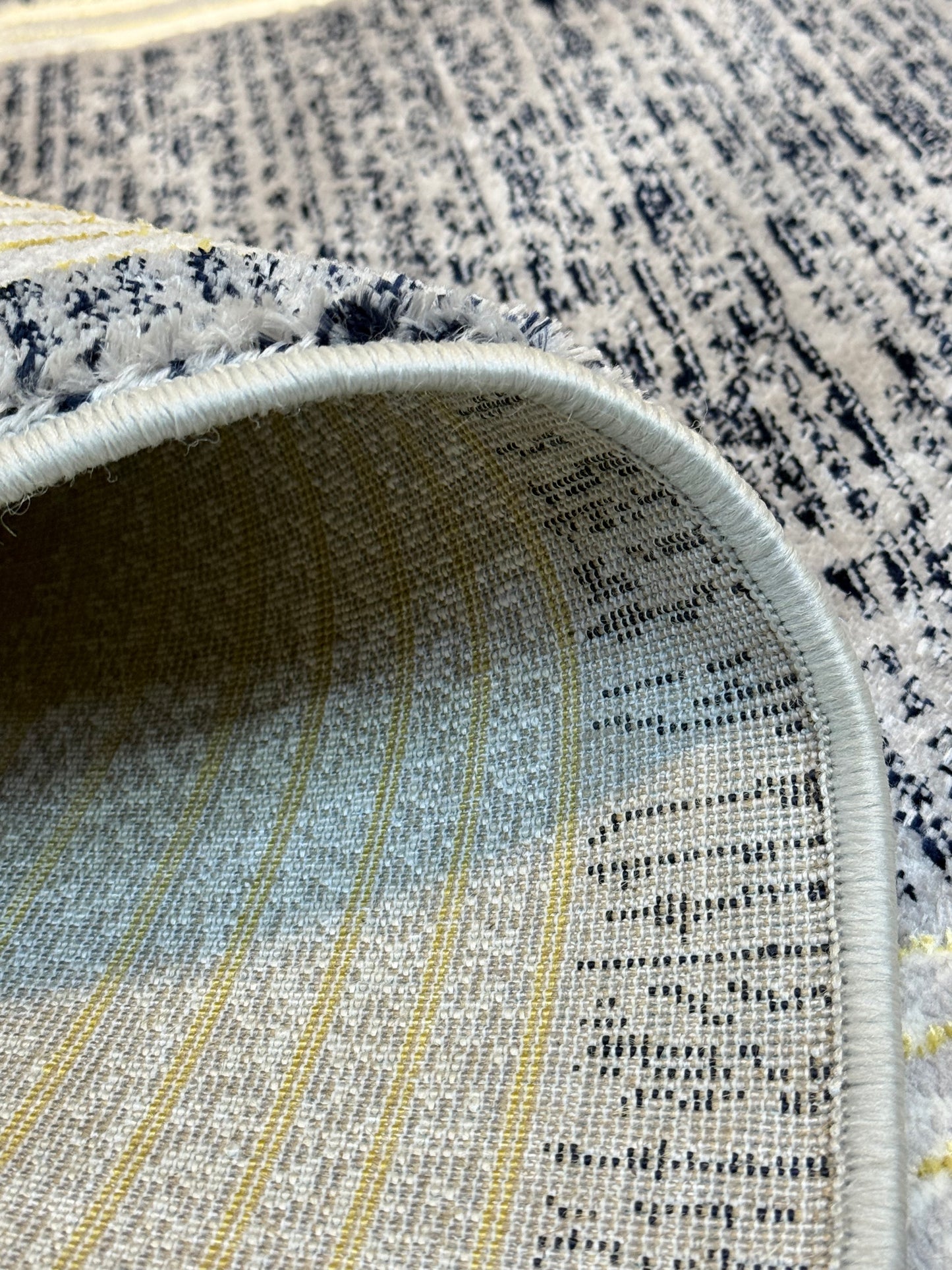 Luxury Modern Carpet – Dual Shade Grey & Beige (5×7.3 ft)