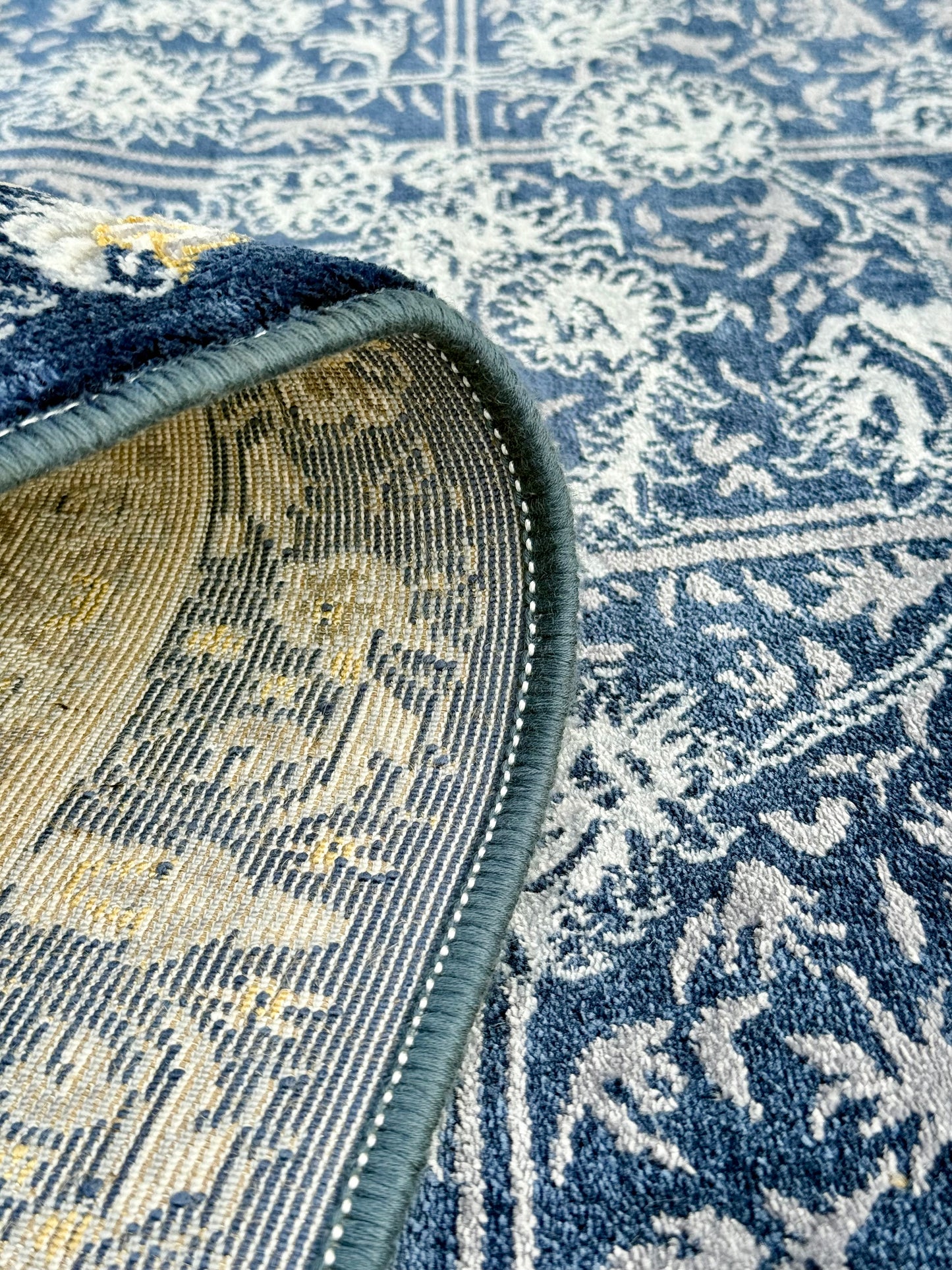Elegant Persian-Style Navy Blue & Ivory Medallion Rug – 300x400 cm (9.8x13.1)ft