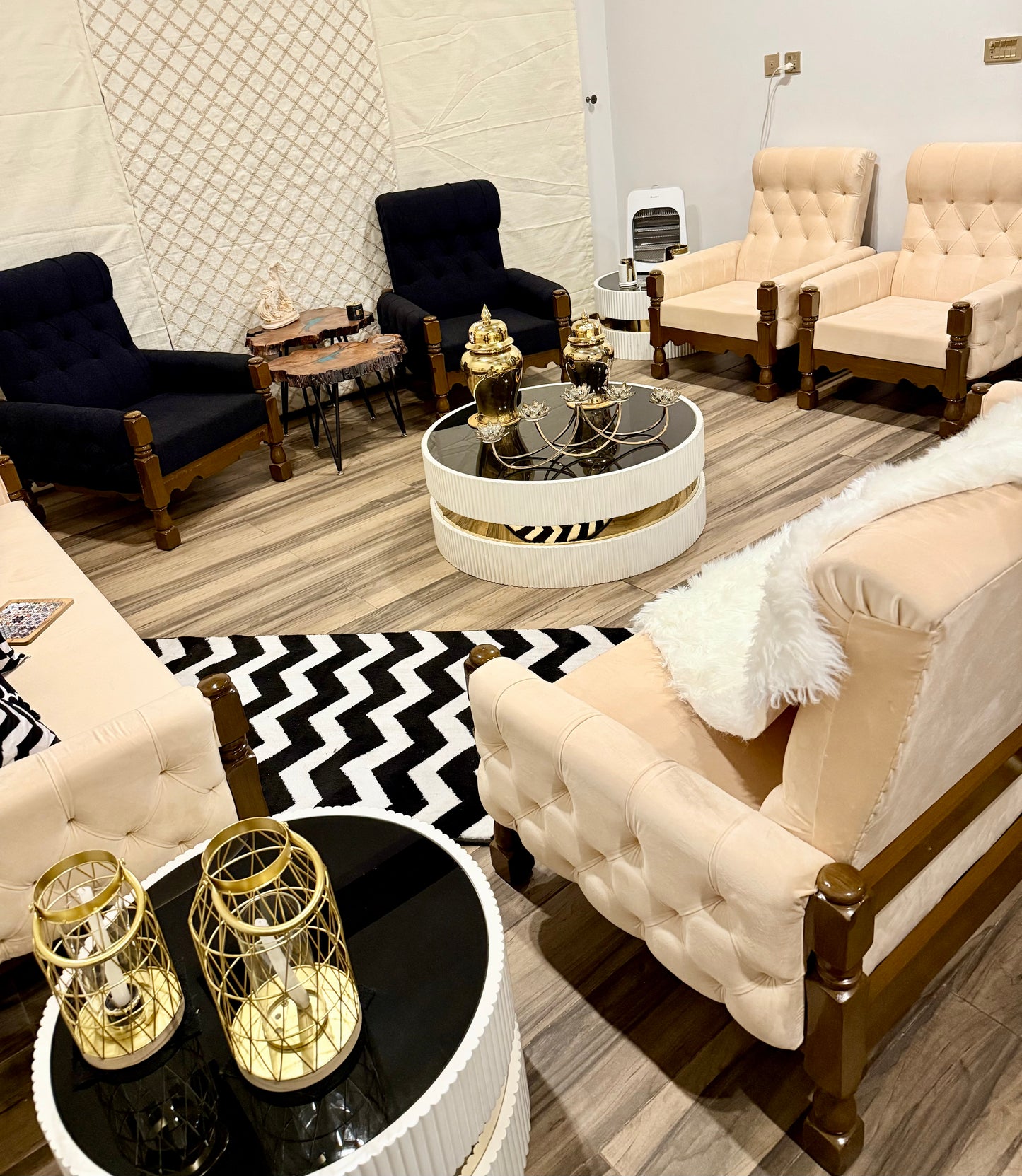 Modern Black and White Chevron Rug Runner - 3x6 ft, Stylish and Versatile Design