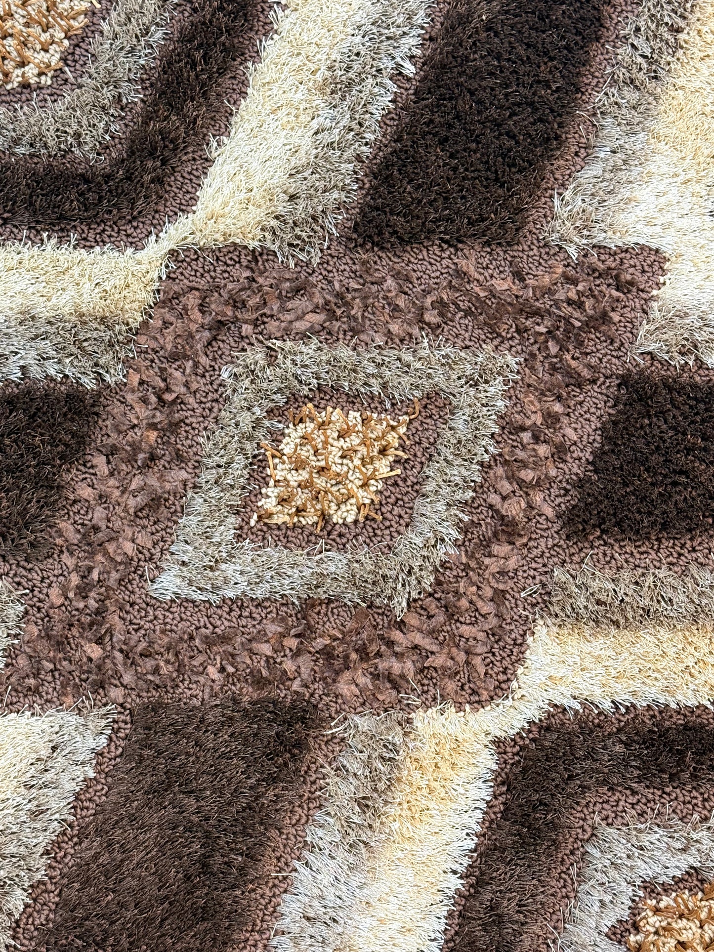 Geometric shaggy area rug |diamond pattern in brown cream & beige | Size 100x150 cm (3.3x4.11 ft)