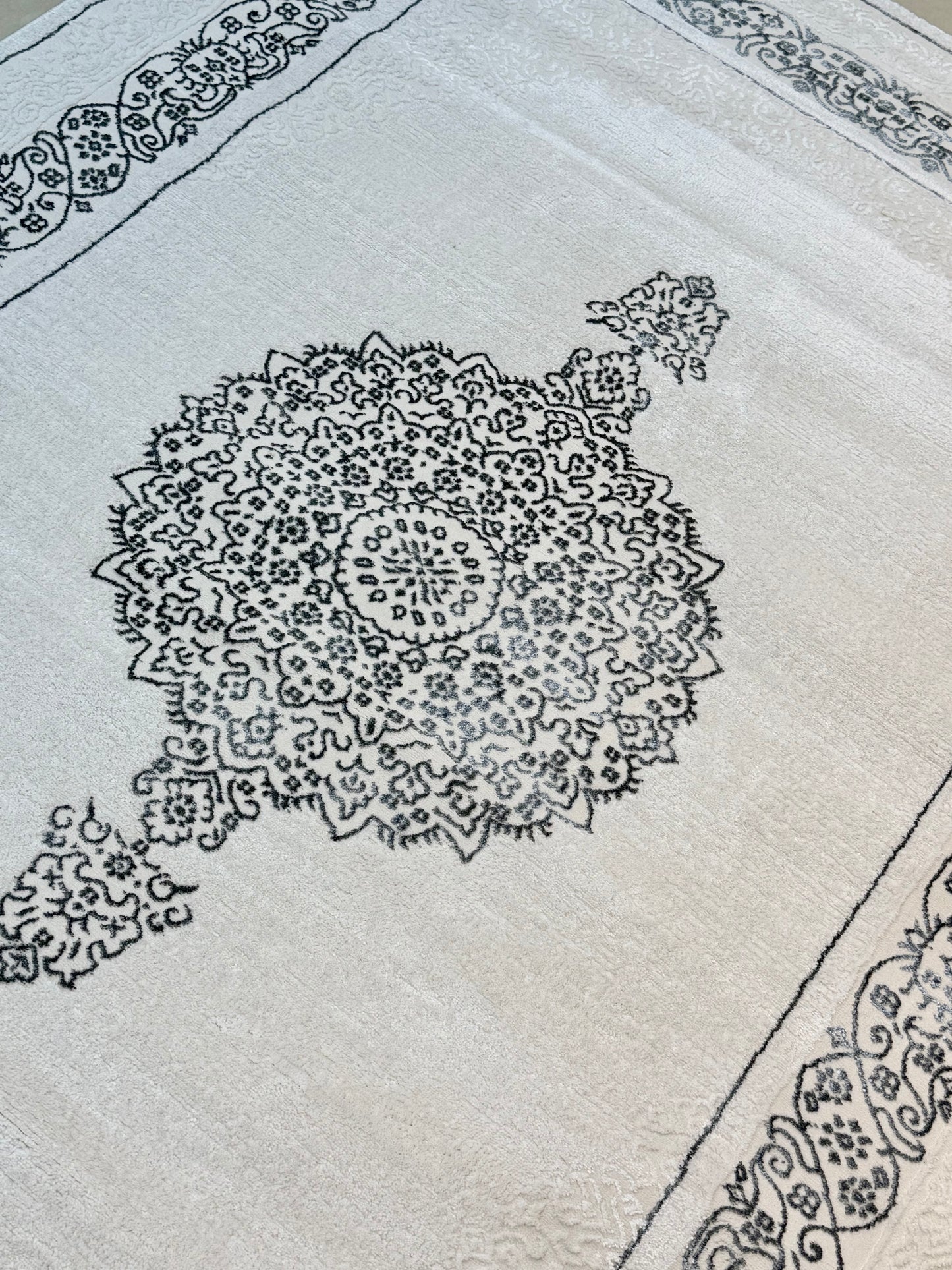 Diamond Sunset 2 Rug comes in White and Grey colors with a size 160 x 230 cm (5.3x7.6 ft)