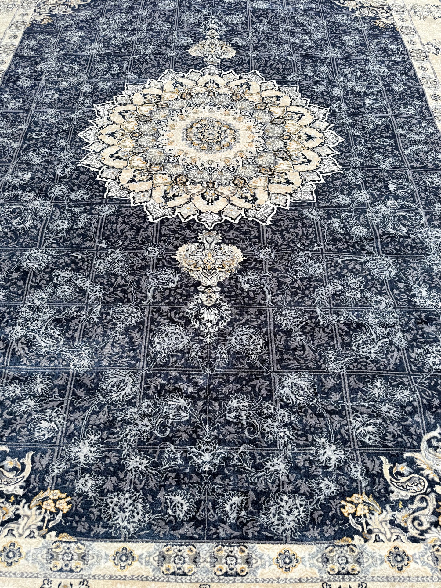 Elegant Persian-Style Navy Blue & Ivory Medallion Rug – 300x400 cm (9.8x13.1)ft