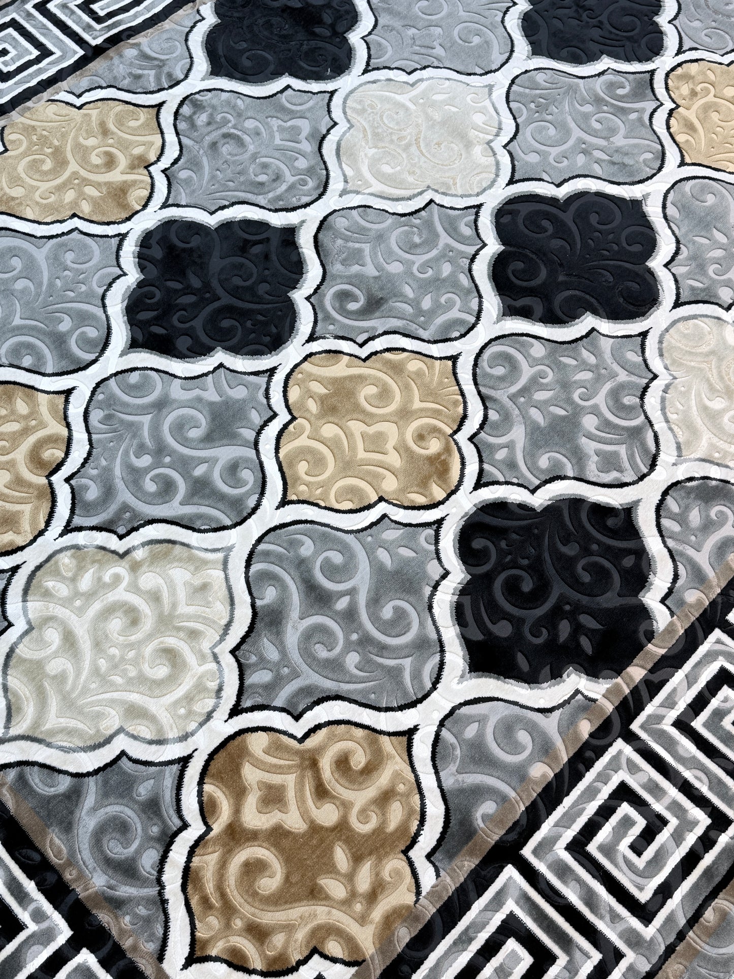 Greek Key Moroccan Trellis | Grey, Black, Cream & Gold | Size 200x290 cm (6.6x9.6 ft)