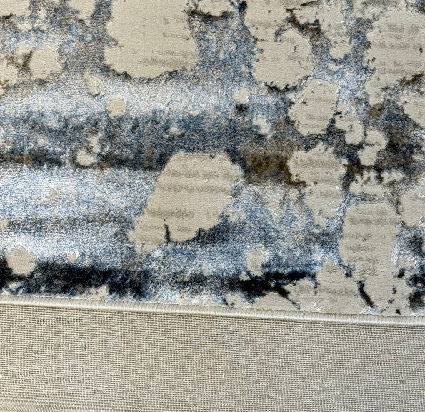 Distressed Abstract Marble Rug in shades of grey, cream & charcoal | Size 150x220cm (4.11x7.2 ft)