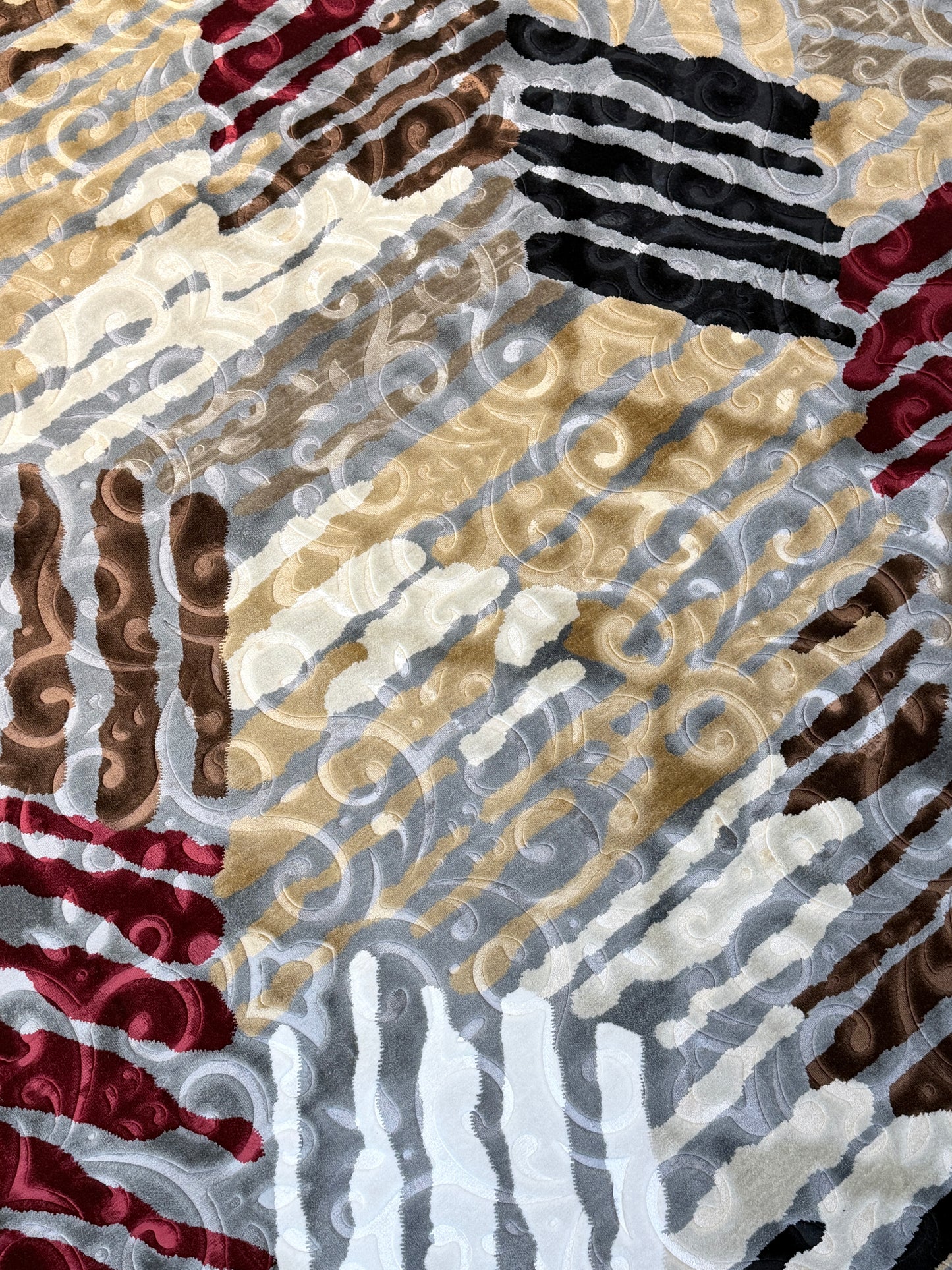 The Modern Abstract Damask Area Rug | blend of grey, beige, burgundy & navy blue |Size150x220 cm (4.11x7.2 feet).