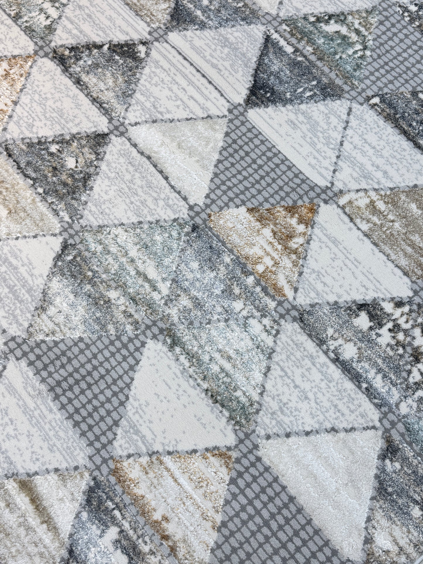 Geometric Triangles Rug | Grey, Cream, and Earthy Tones | Size 152x213 cm (5.2x7.0 ft)