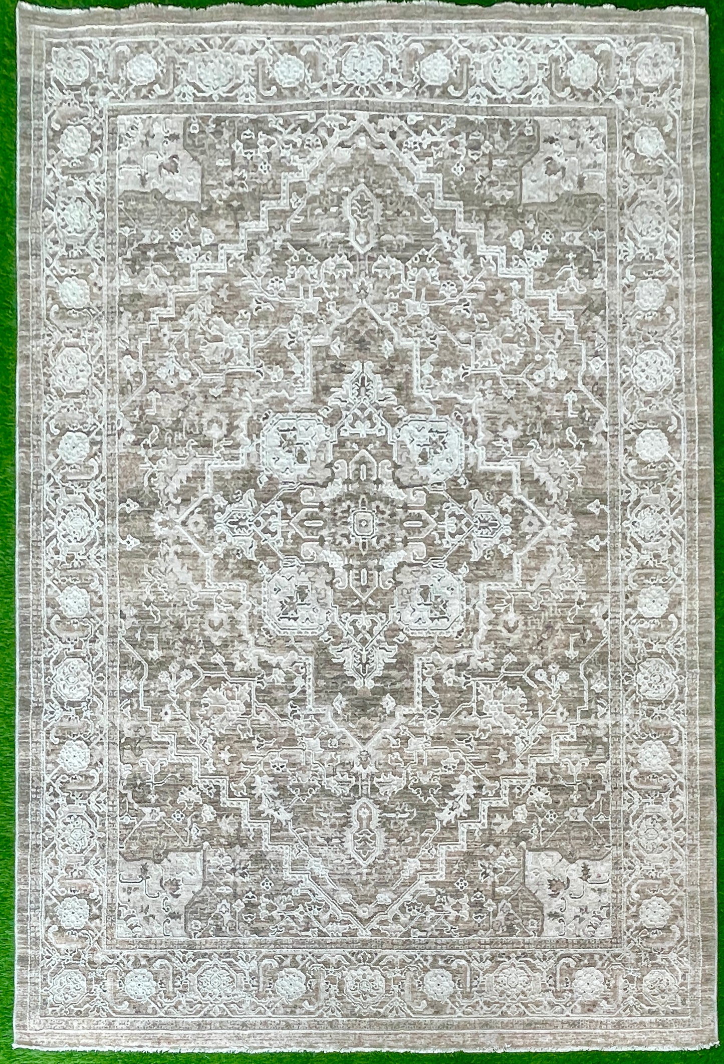 Trouvaille Turkish Rug - 160x230cm (5.3x7.7)feet