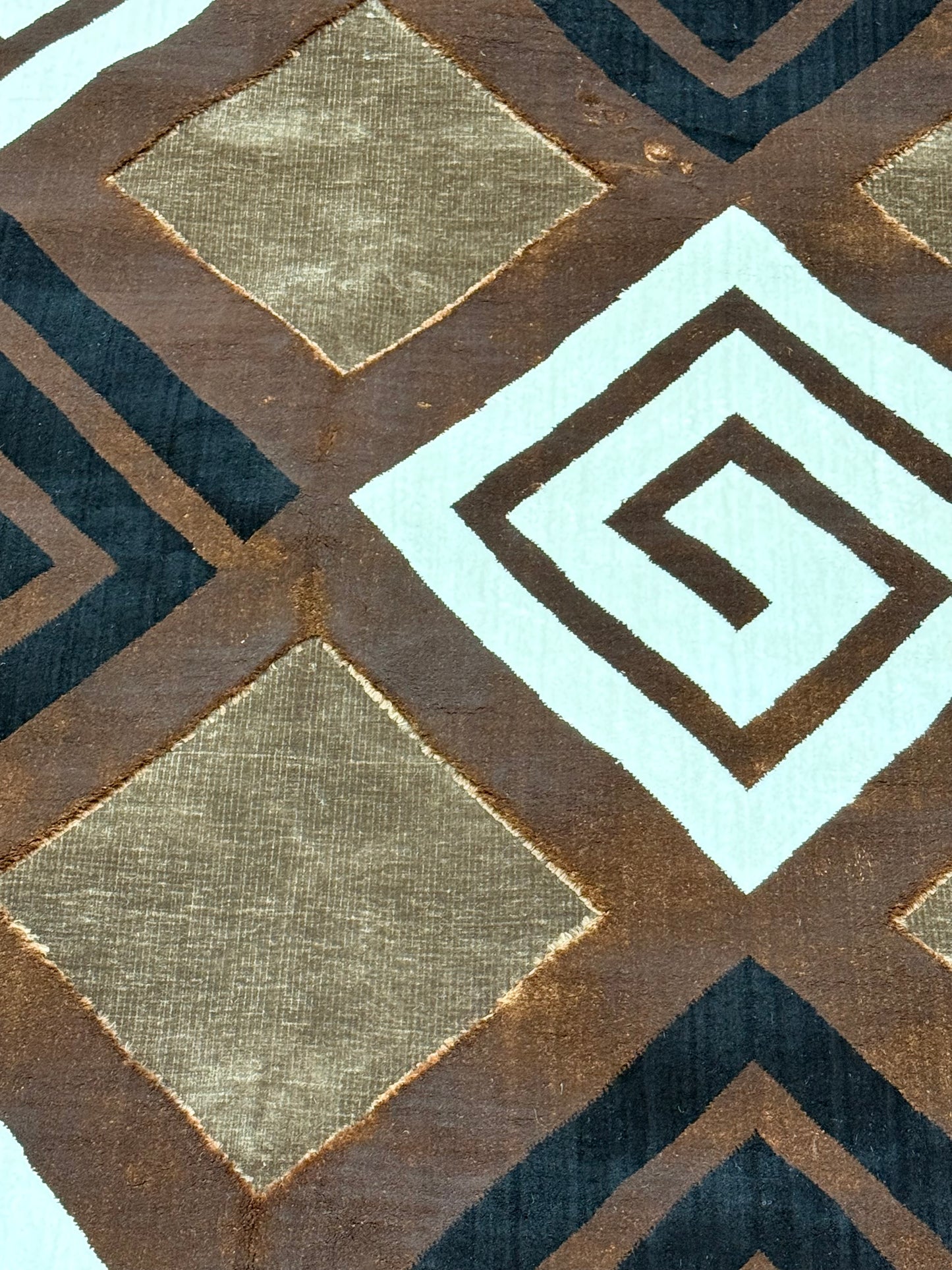 Chenille Rustic Chic Rug - Brown Diamond Spiral Design 200x290cm (6.7x9.6)ft