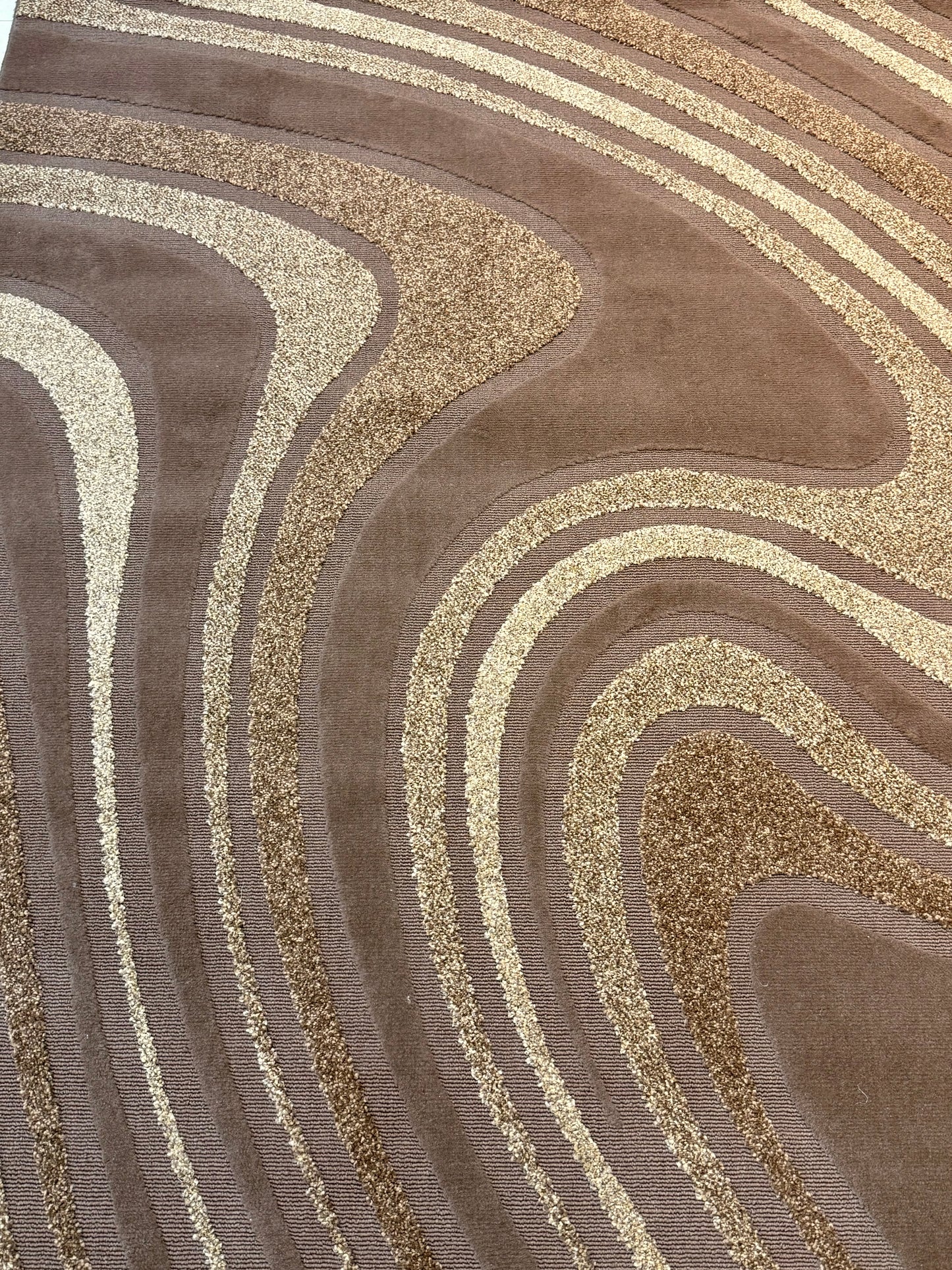 Modern Abstract Wave Pattern Rug in Brown and Cream | Size 160x220 cm (5.3x7.3 ft)
