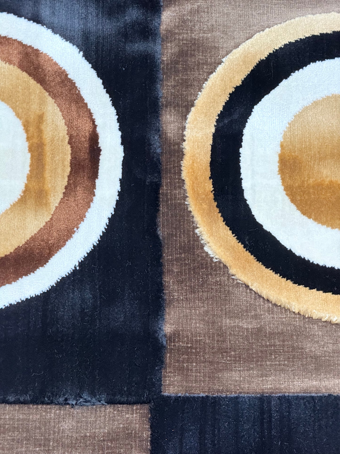 Modern Geometric Circle Pattern Rug – Brown and Beige with Fringe Trim