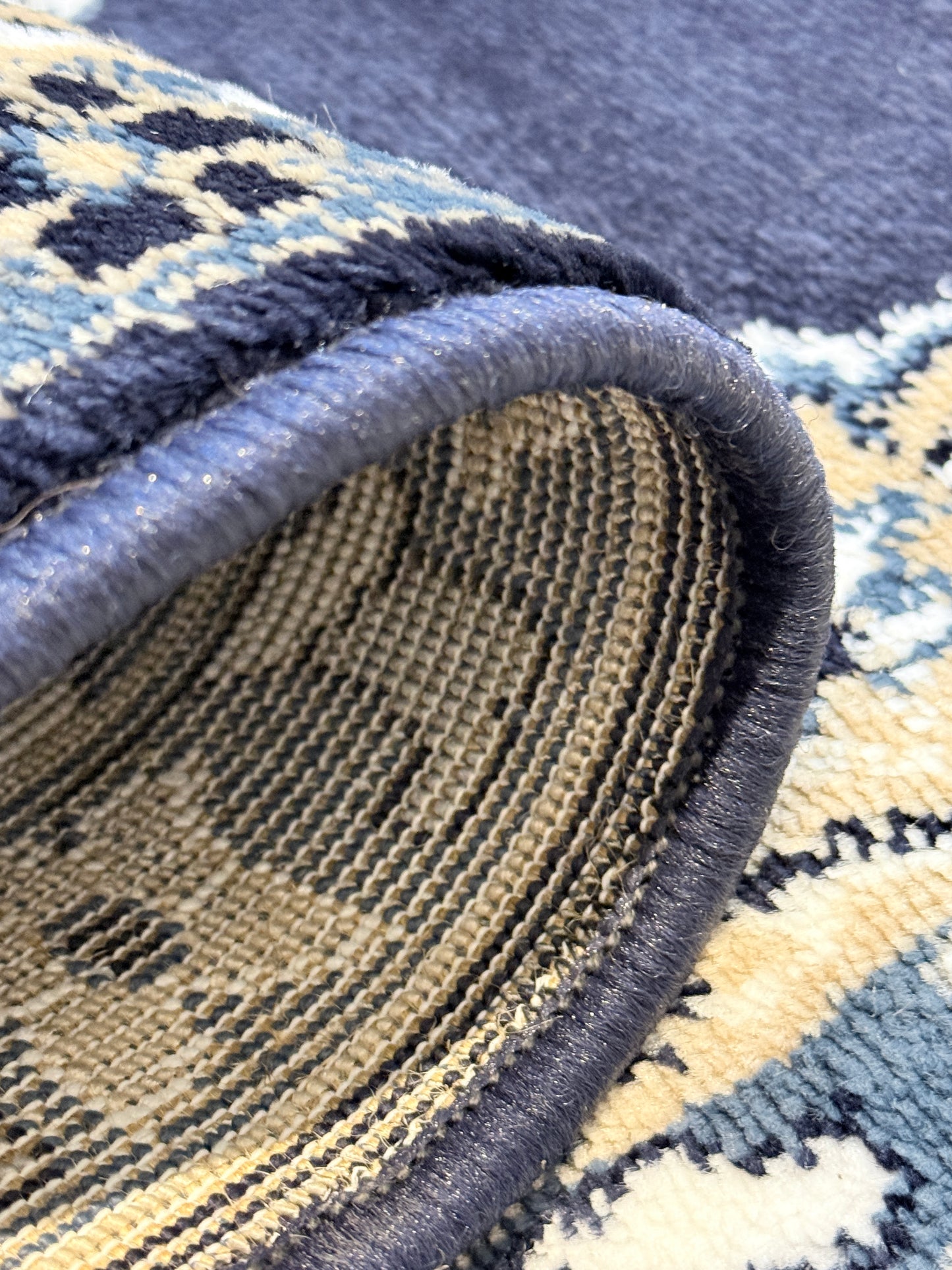 Traditional Medallion Area Rug |Navy Blue, Cream, and Grey |Size 2.7x5.0 ft.