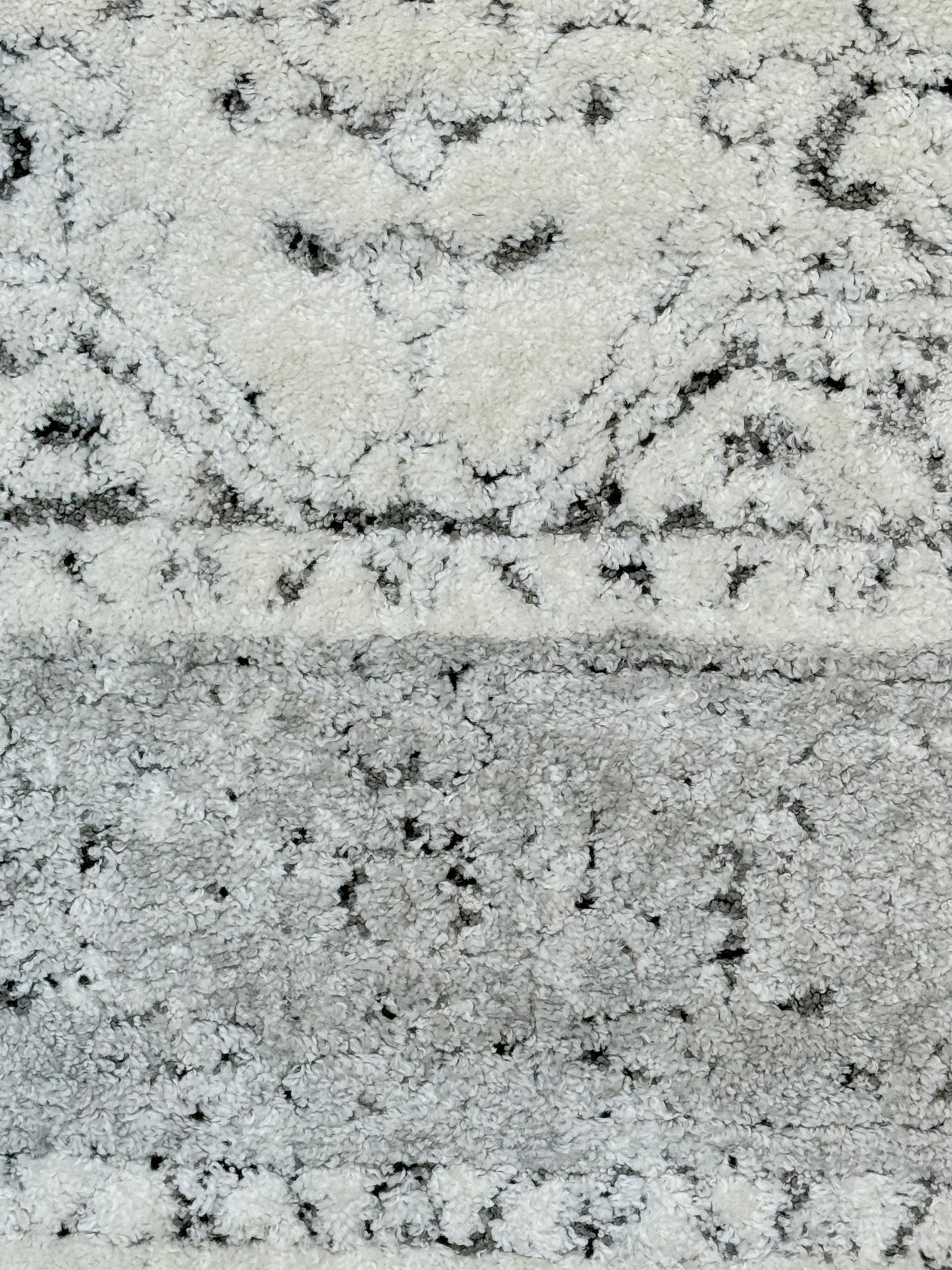 Traditional Distressed Medallion Area Rug in Grey and Cream | Size 160x230 cm (5.3x7.6 ft)