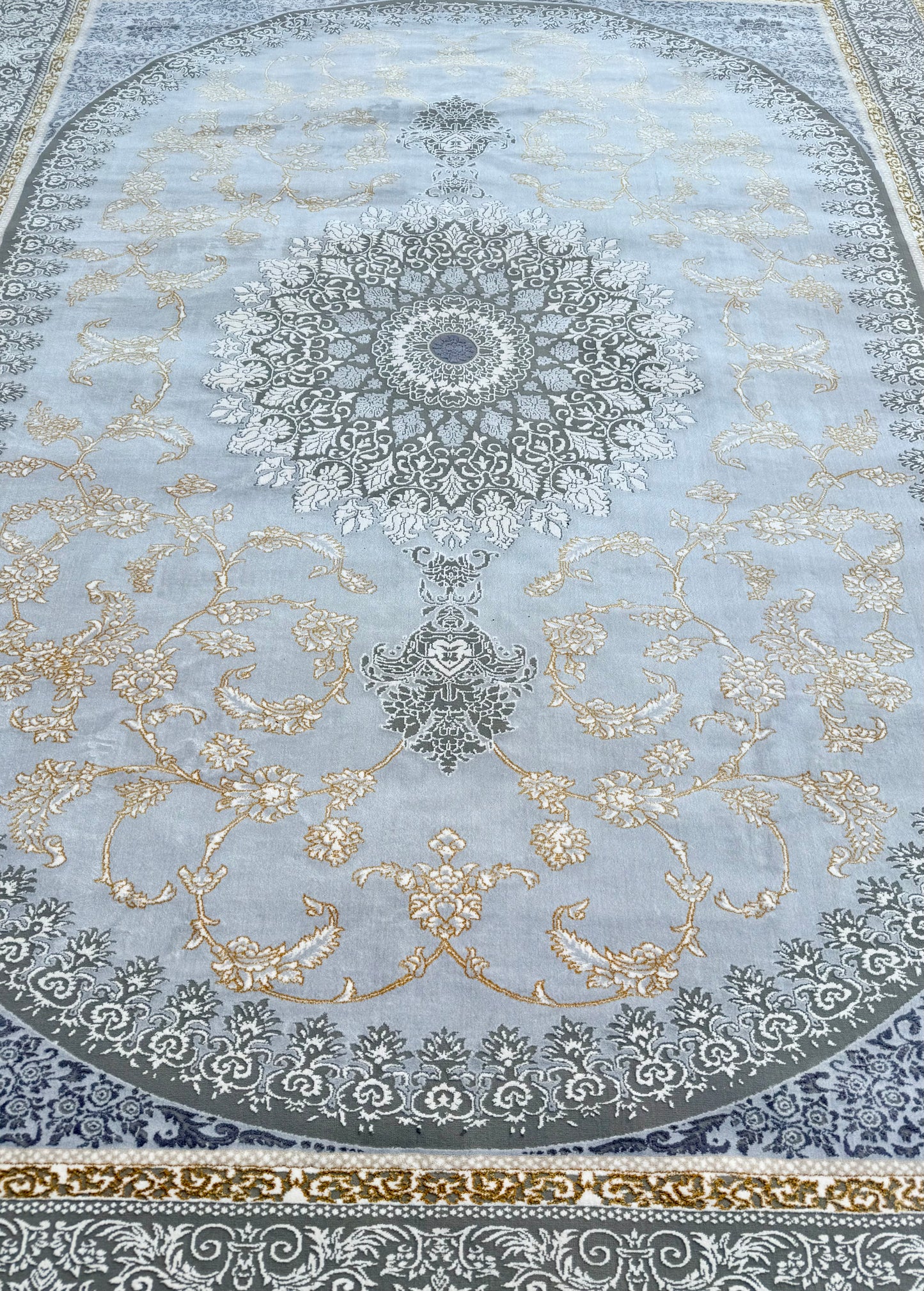Luxury Persian-Style Medallion Area Rug – 300x400cm (10x13)ft approx
Soft Sky Blue with Gold, Ivory, and Charcoal Grey
