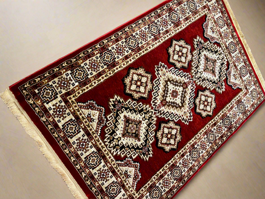 Rug - 120x170cm (3.11x5.7)ft - Stylish and Versatile Carpet for Home Decor