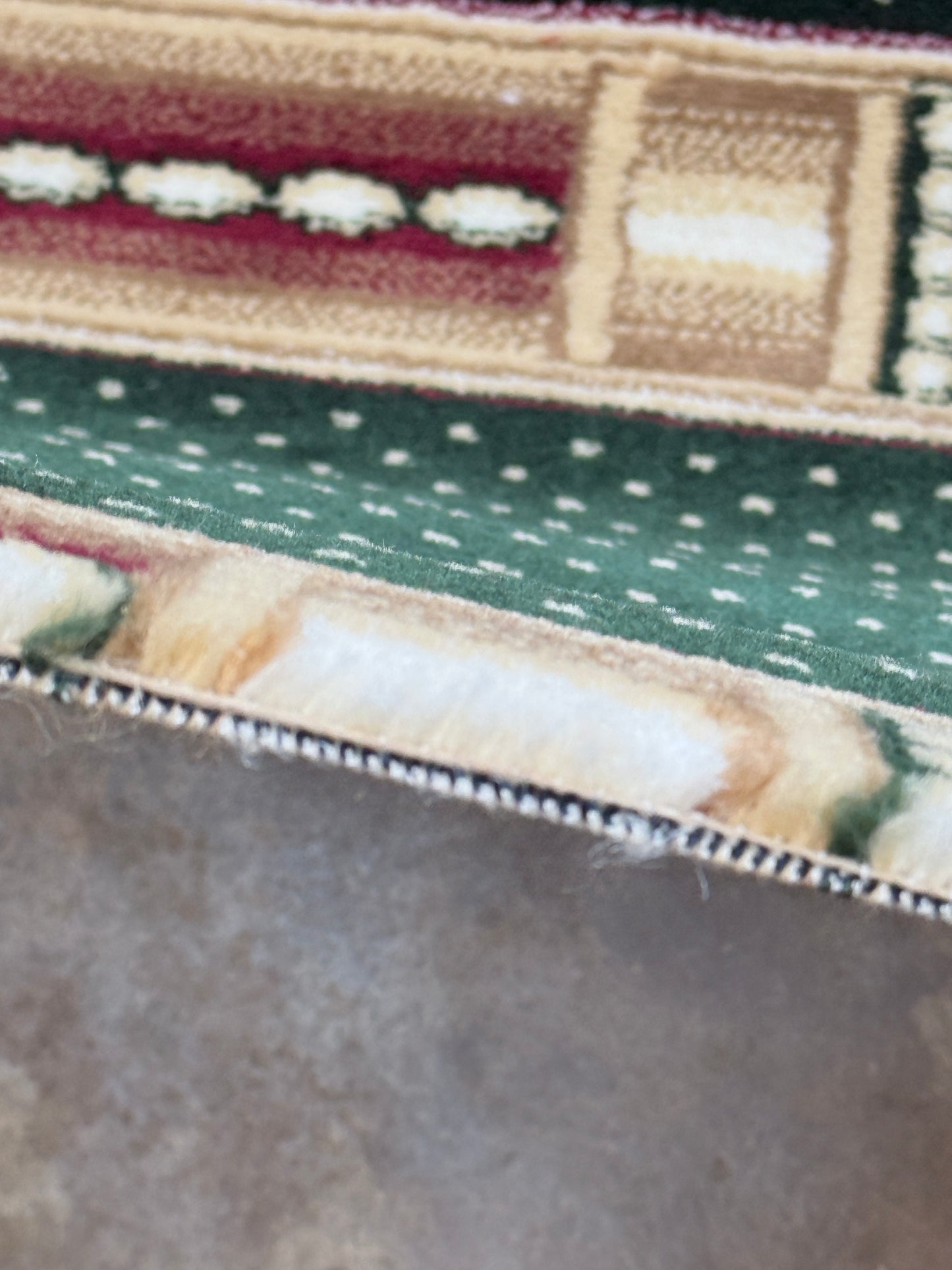 Traditional Islamic Prayer Rug with Mehrab Design