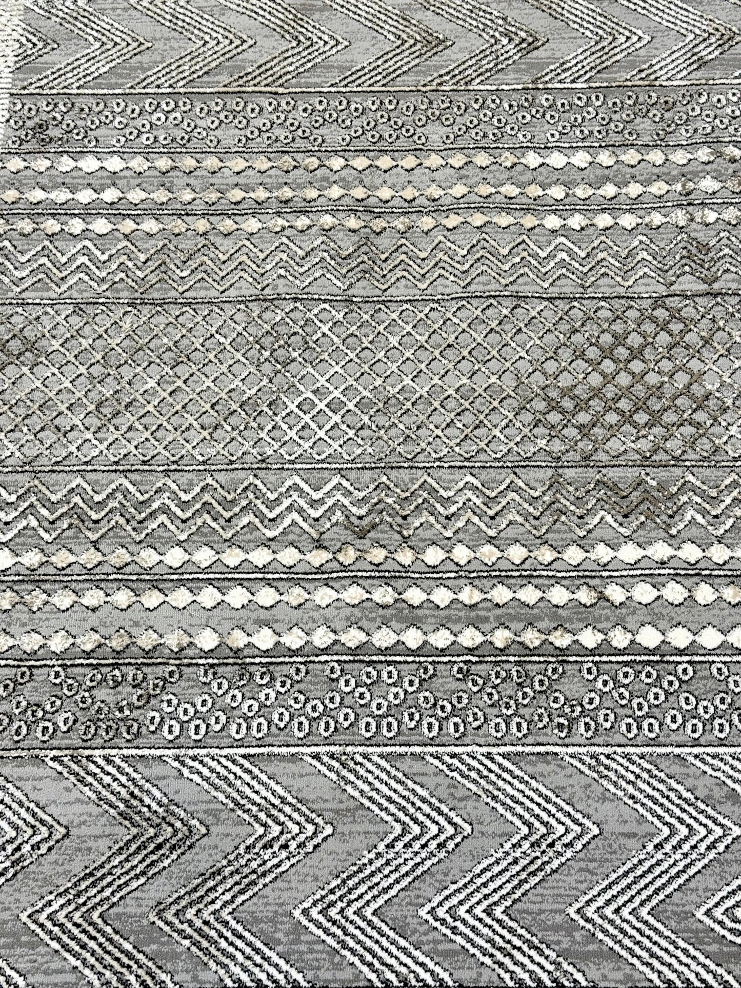 Modern Geometric Bands - LGrey & Cream - Size 150x220 cm (4.10x7.3)ft