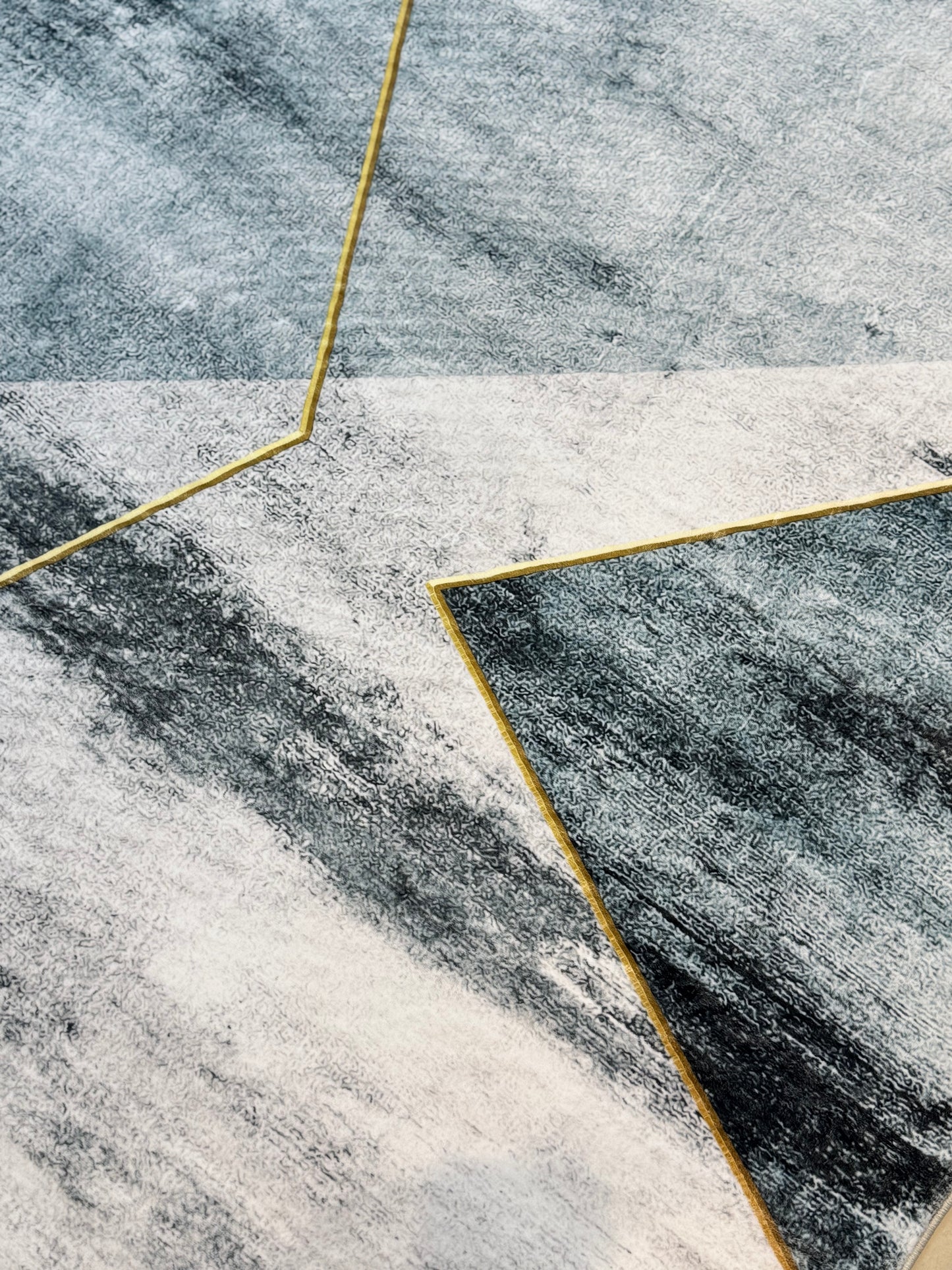 Contemporary Abstract Geo Rug | Grey & Gold Geometric Rug | Size 120x170 cm (4.0x5.7ft) approx