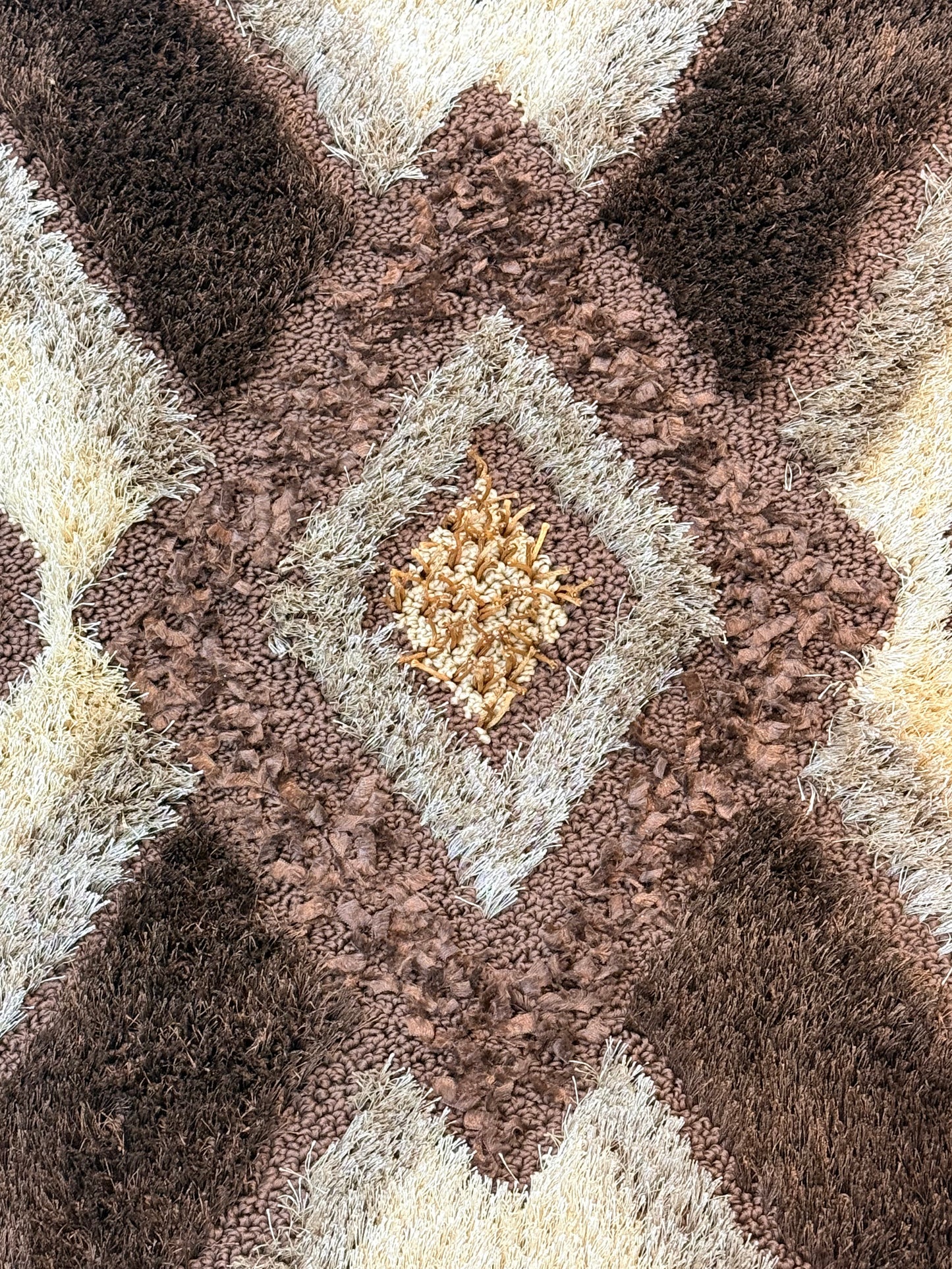 Geometric shaggy area rug |diamond pattern in brown cream & beige | Size 100x150 cm (3.3x4.11 ft)