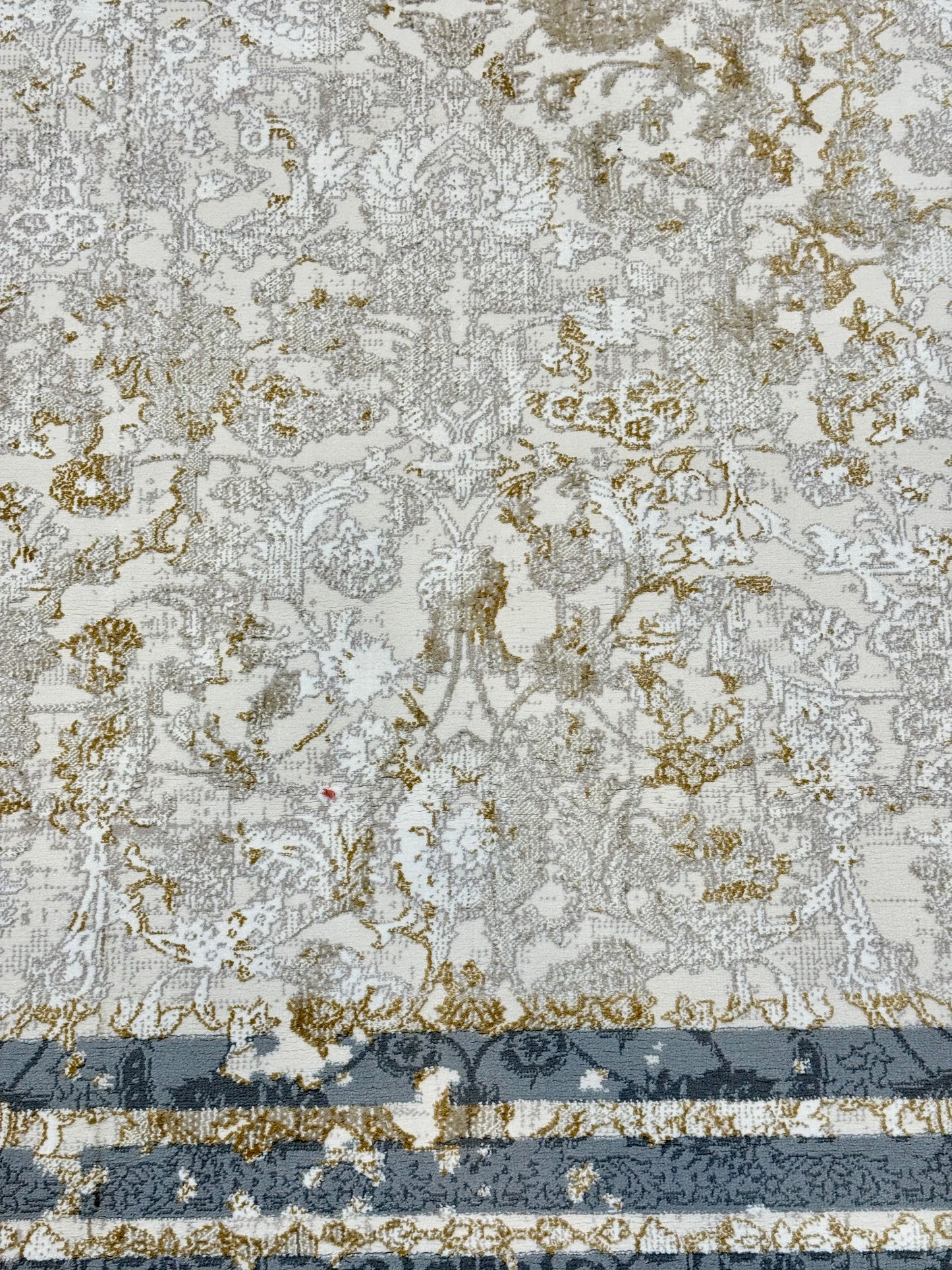 Timeworn Floral Rug with Modern Edge Cream/Off-White/Grey - Size (4.10x7.3)ft