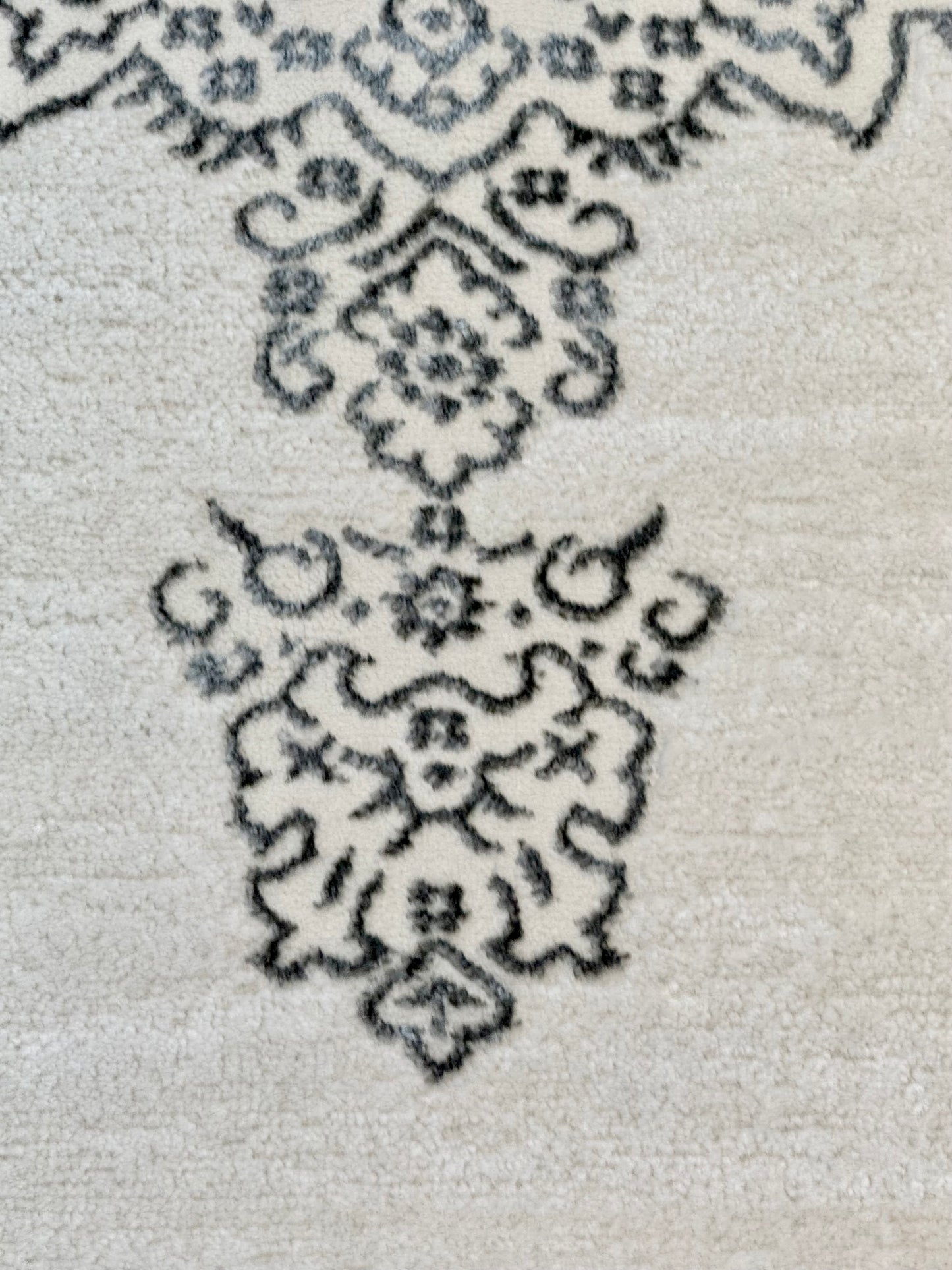 Diamond Sunset 2 Rug comes in White and Grey colors with a size 160 x 230 cm (5.3x7.6 ft)