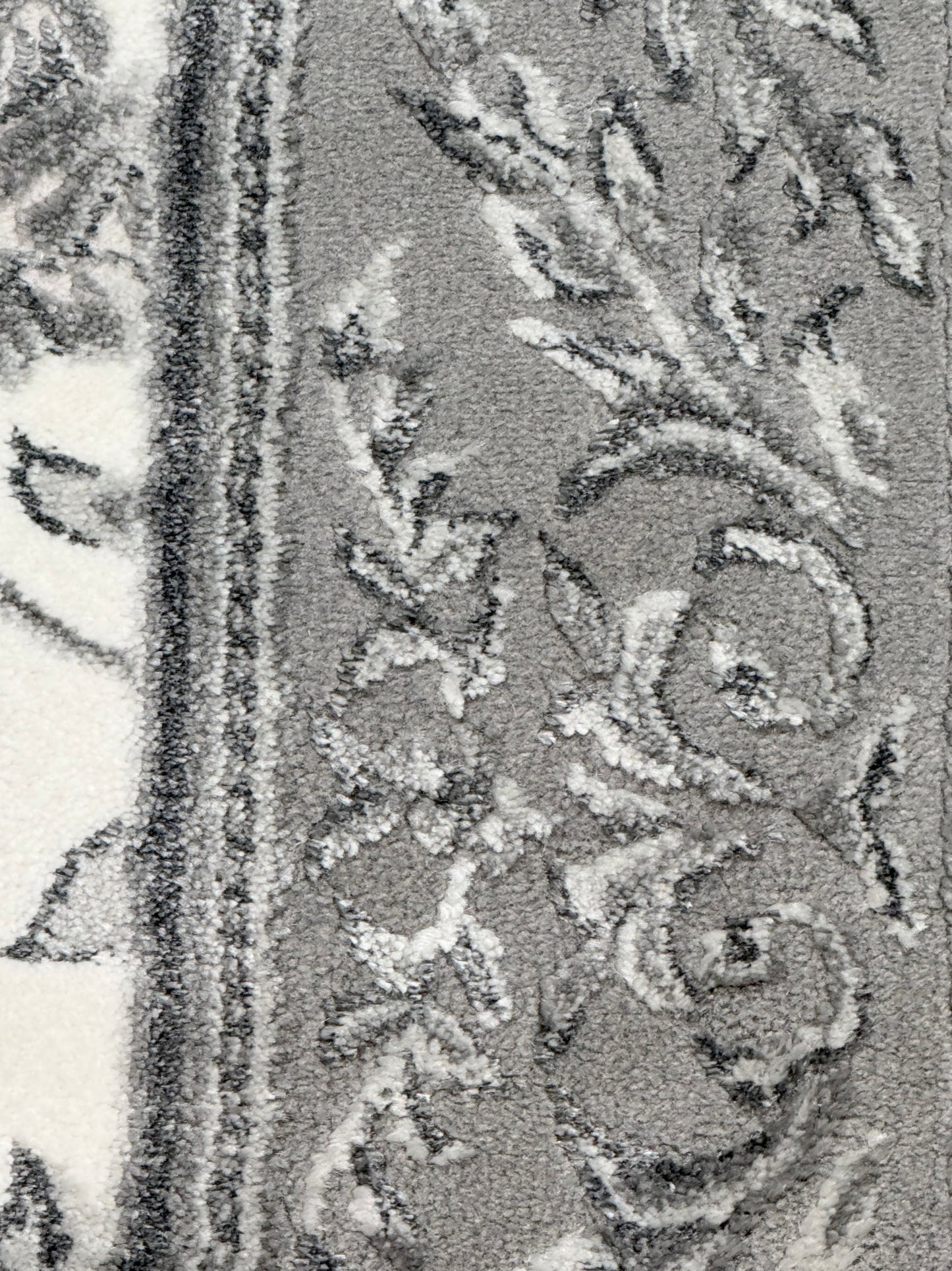Elegant Floral Border Area Rug – Grey & Ivory Classic Design | Size 160 x 230 cm (5.3x7.6 ft)