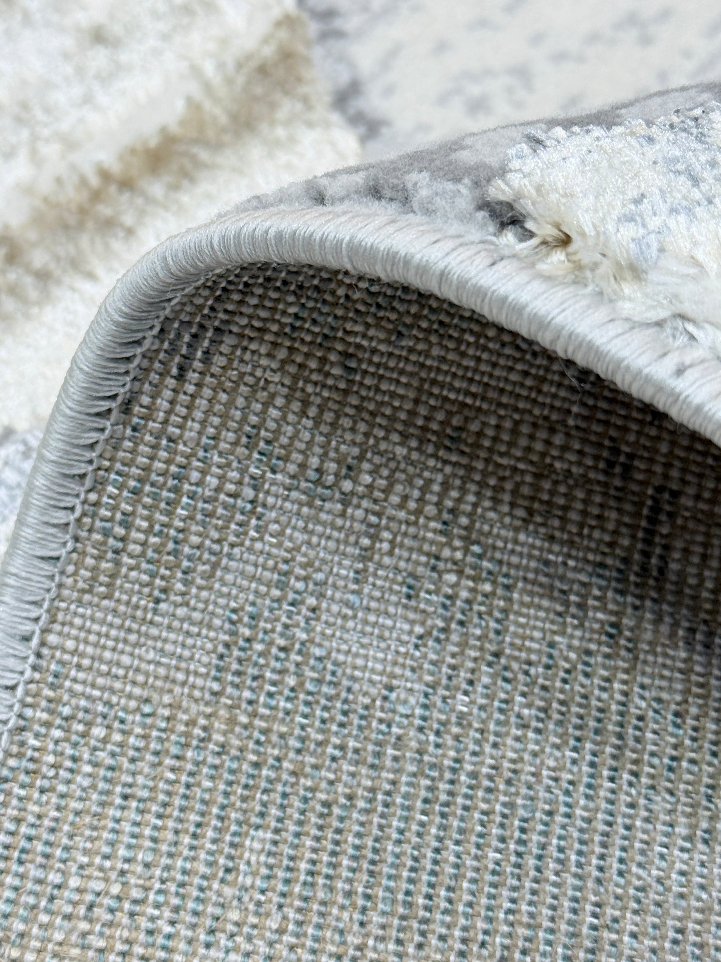 Geometric Triangles Rug | Grey, Cream, and Earthy Tones | Size 152x213 cm (5.2x7.0 ft)