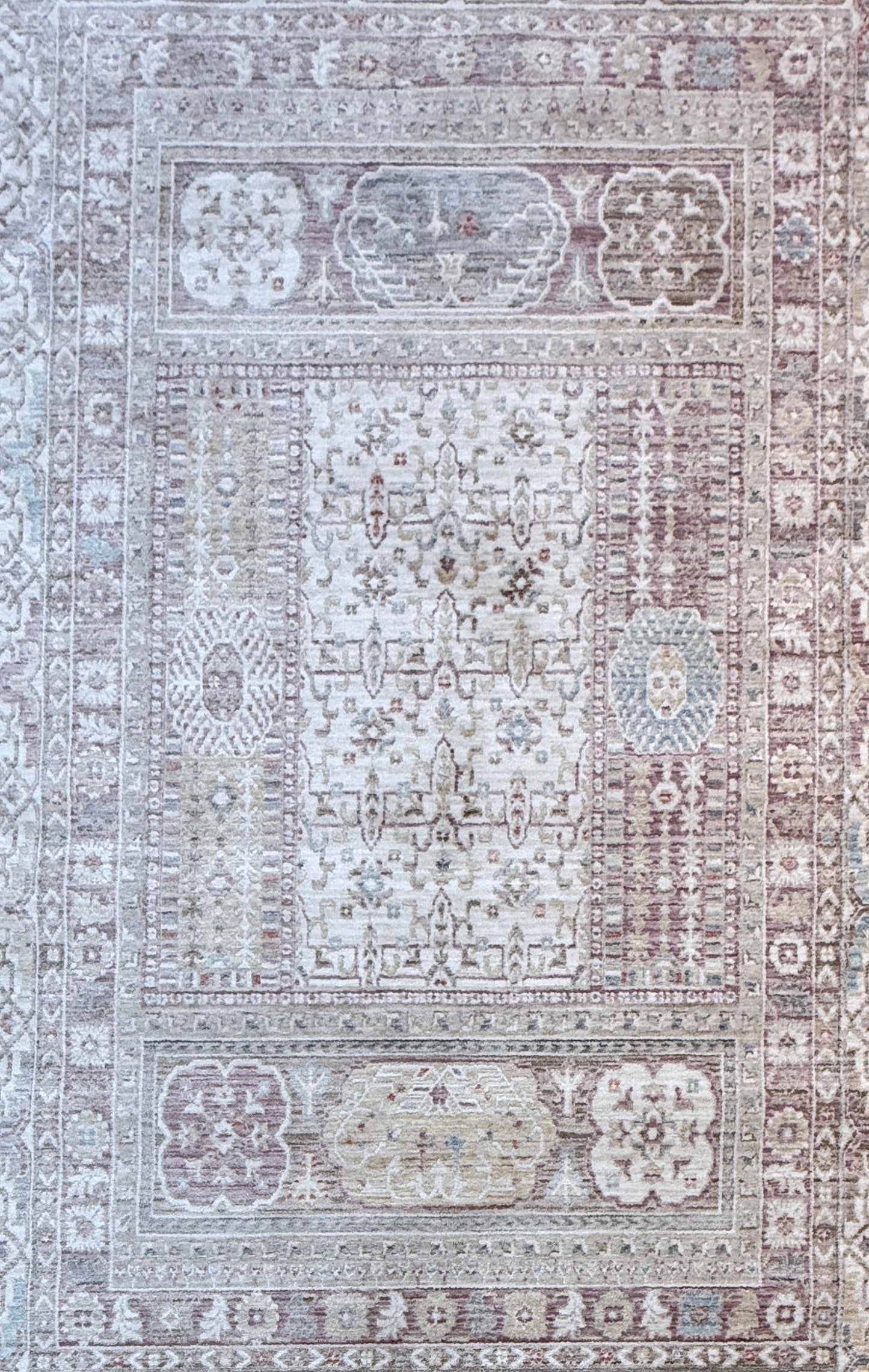 Traditional Medallion Transitional Rug | Lilac, Beige | Size 150x230 cm (4.11x7.6 ft)