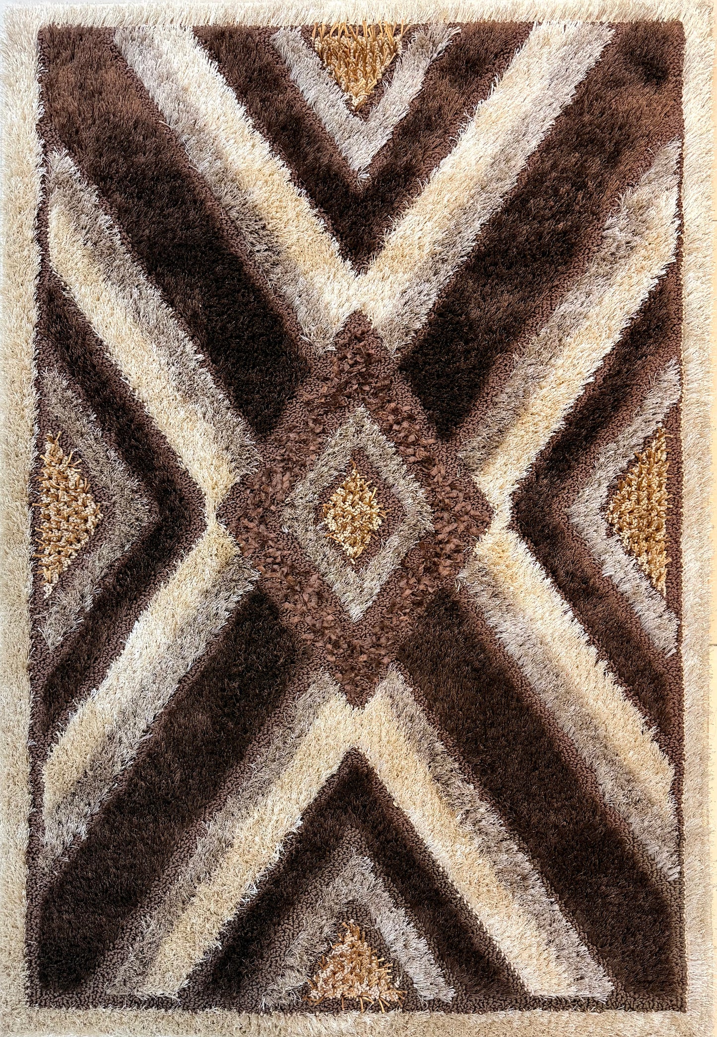 Geometric shaggy area rug |diamond pattern in brown cream & beige | Size 100x150 cm (3.3x4.11 ft)