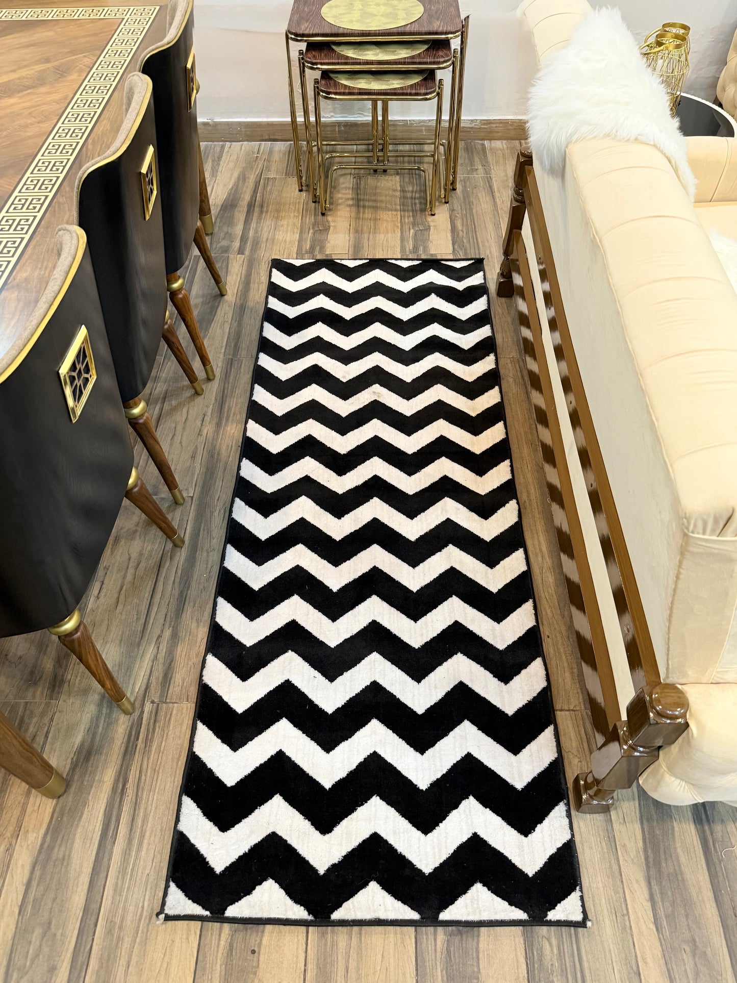 Modern Black and White Chevron Rug Runner - 3x6 ft, Stylish and Versatile Design