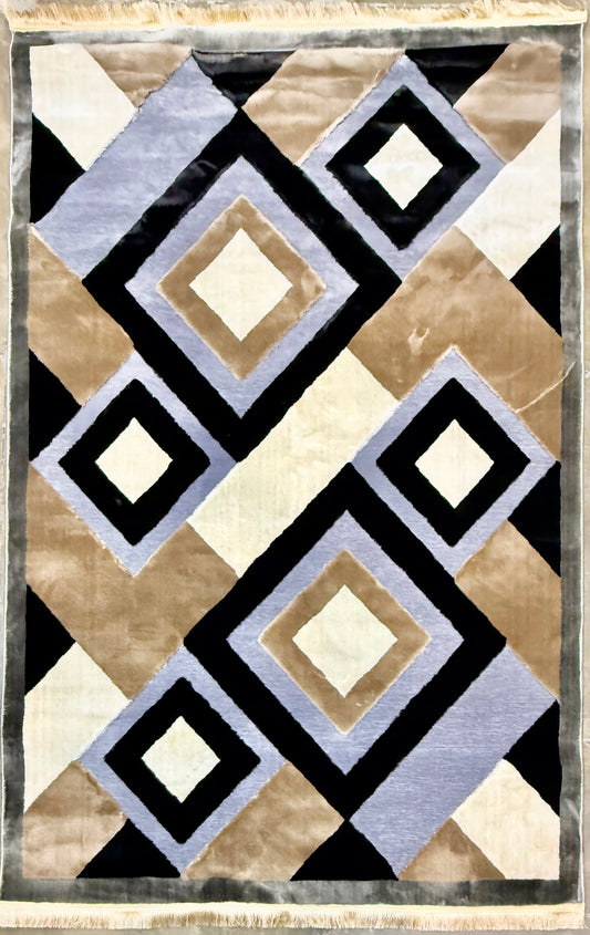 Modern Geometric Chenille Rug - Beige Grey and Black Diamond Pattern 150x220cm (4.11x7.3)ft