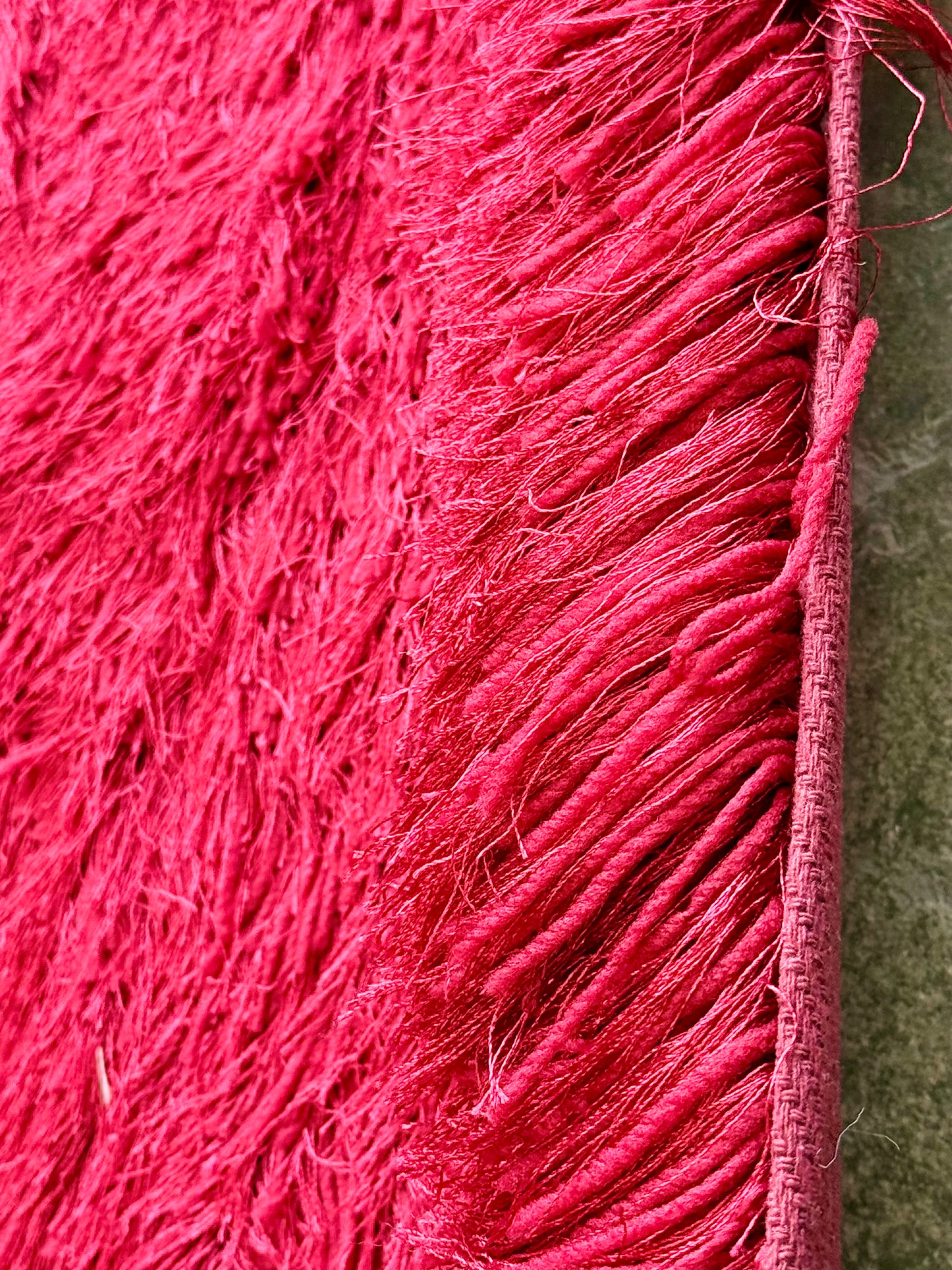 Plush Shaggy Area Rug – Hot Mehroon – 150x220 cm (4.9 x 7.2)ft