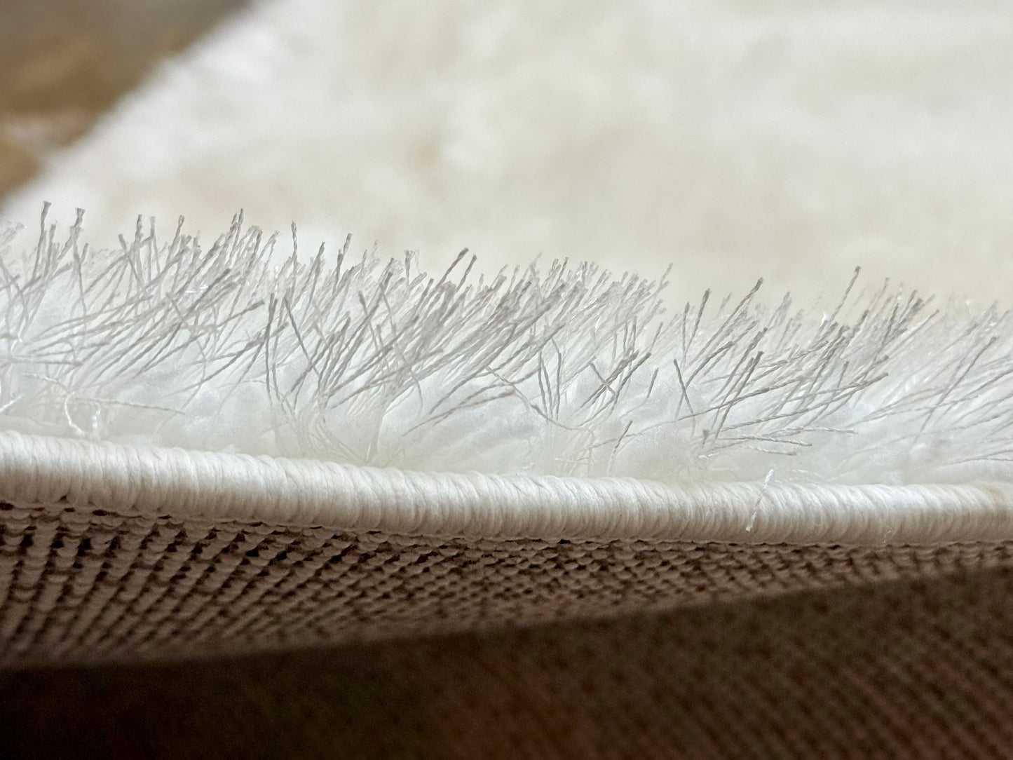 Plush Shaggy Area Rug – Snow White – 150x220 cm (4.9 x 7.2)ft